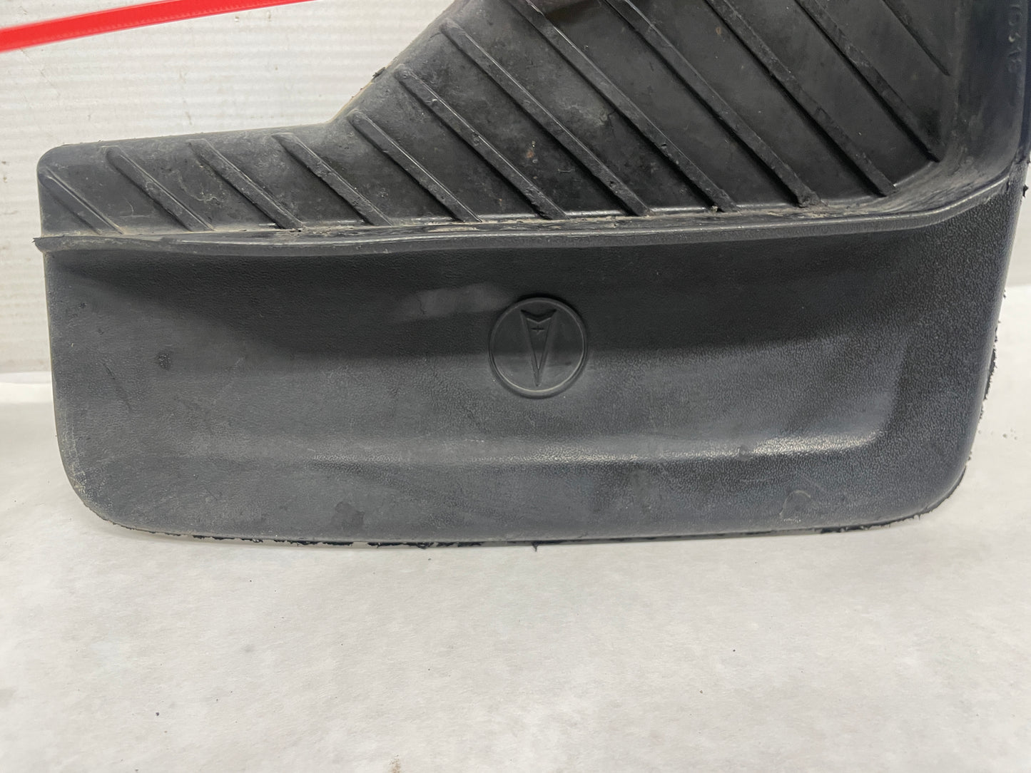 2009 Pontiac G8 GT Holden Front RH & LF Splash Guard Mud Flaps OEM
