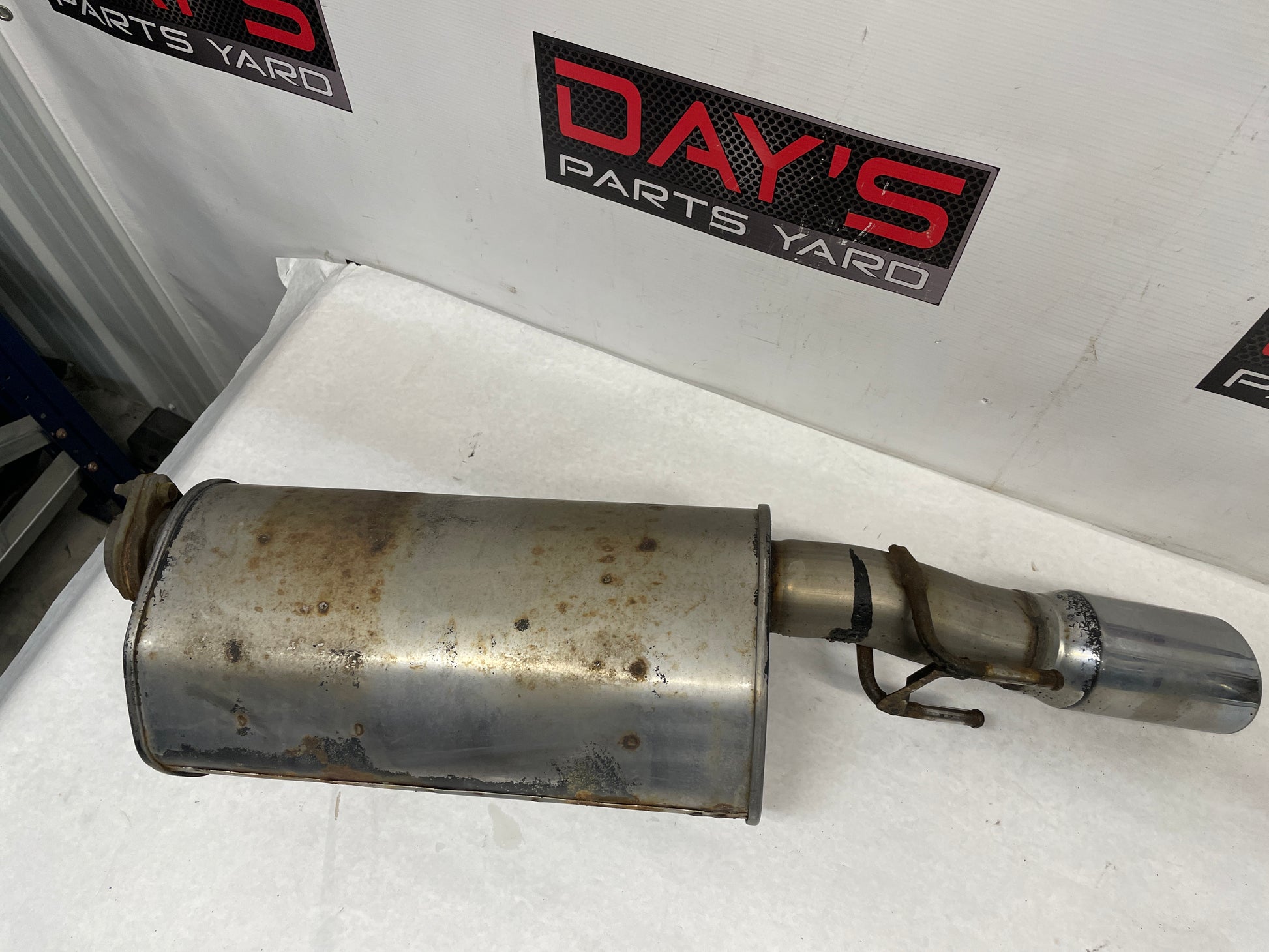 2005 Pontiac GTO RH & LH Axle Back Exhaust Mufflers Factory OEM - Day's Parts Yard