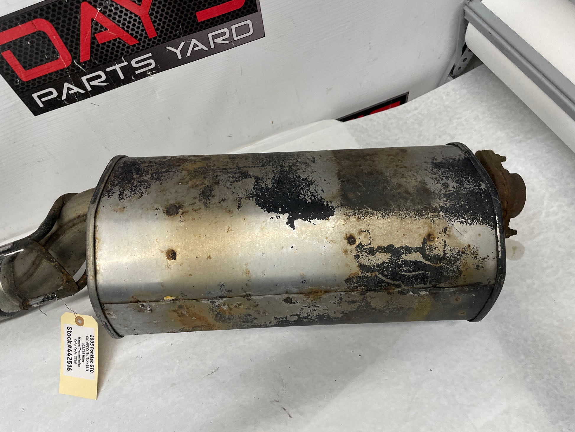 2005 Pontiac GTO RH & LH Axle Back Exhaust Mufflers Factory OEM - Day's Parts Yard