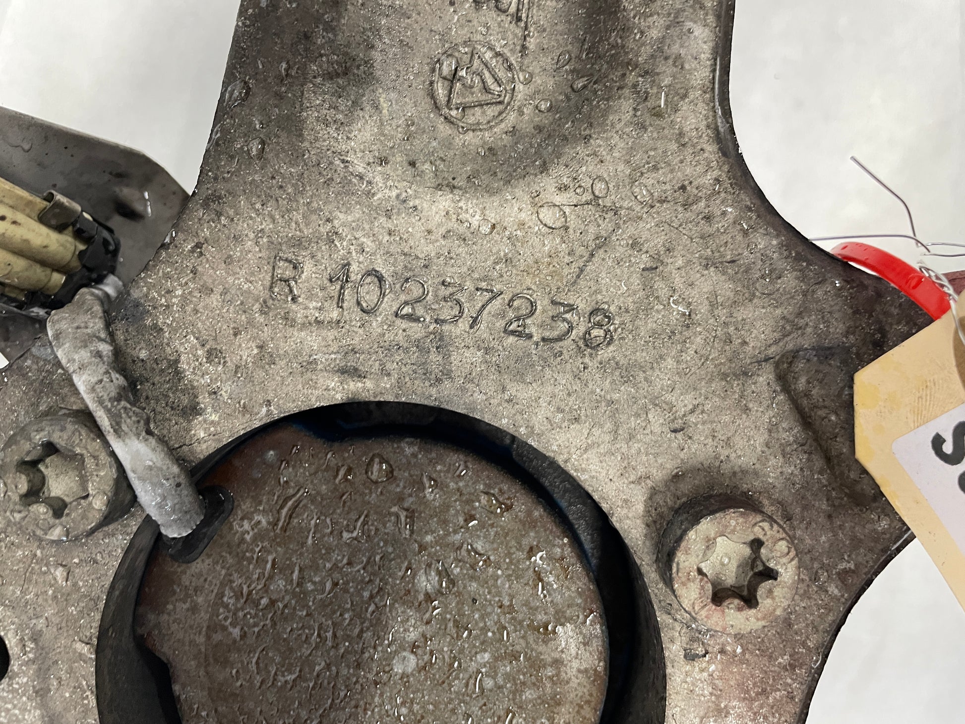 1999 Chevy C5 Corvette RH Passenger Front Suspension Spindle Knuckle Hub OEM - Day's Parts Yard