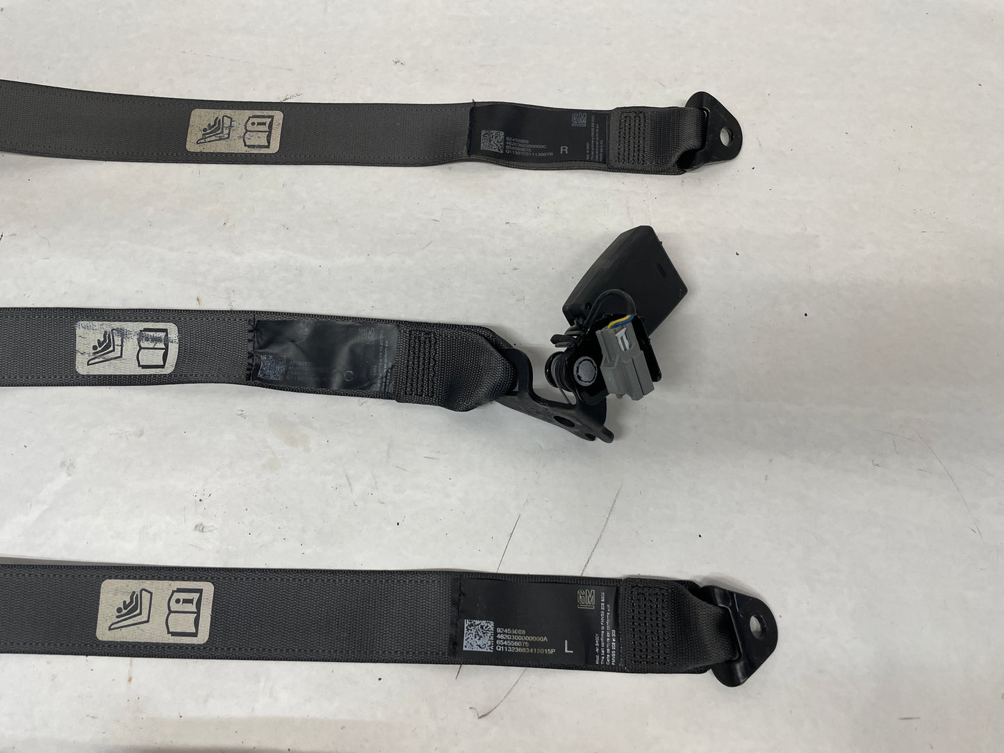 2014 Chevy SS Sedan Rear Seatbelt Seat Belt Retractors w/ Buckles Set OEM