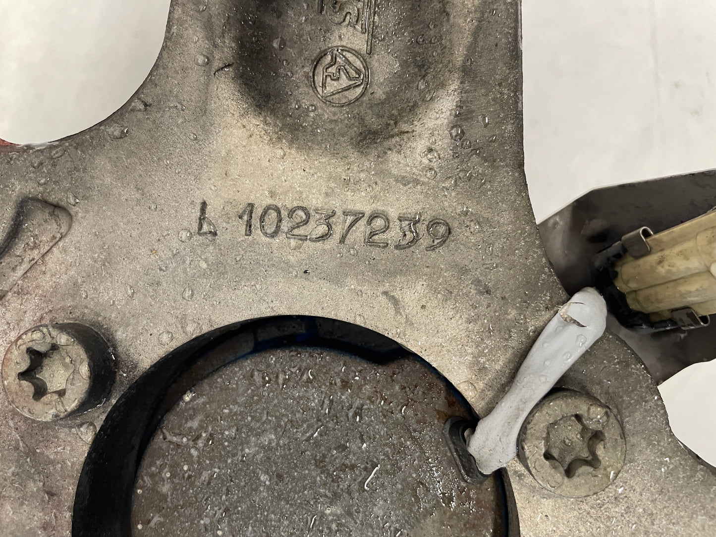 1999 Chevy C5 Corvette LH Driver Front Suspension Spindle Knuckle Hub OEM - Day's Parts Yard