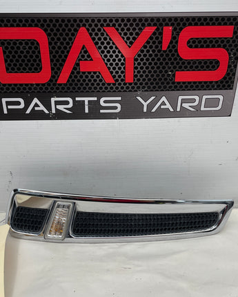 2015 Chevy SS Sedan LH Driver Fender Grille Marker Light OEM