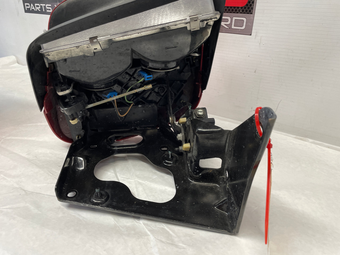 1999 Chevy C5 Corvette RH Passenger Pop Up Headlight Head Lamp Assembly OEM - Day's Parts Yard