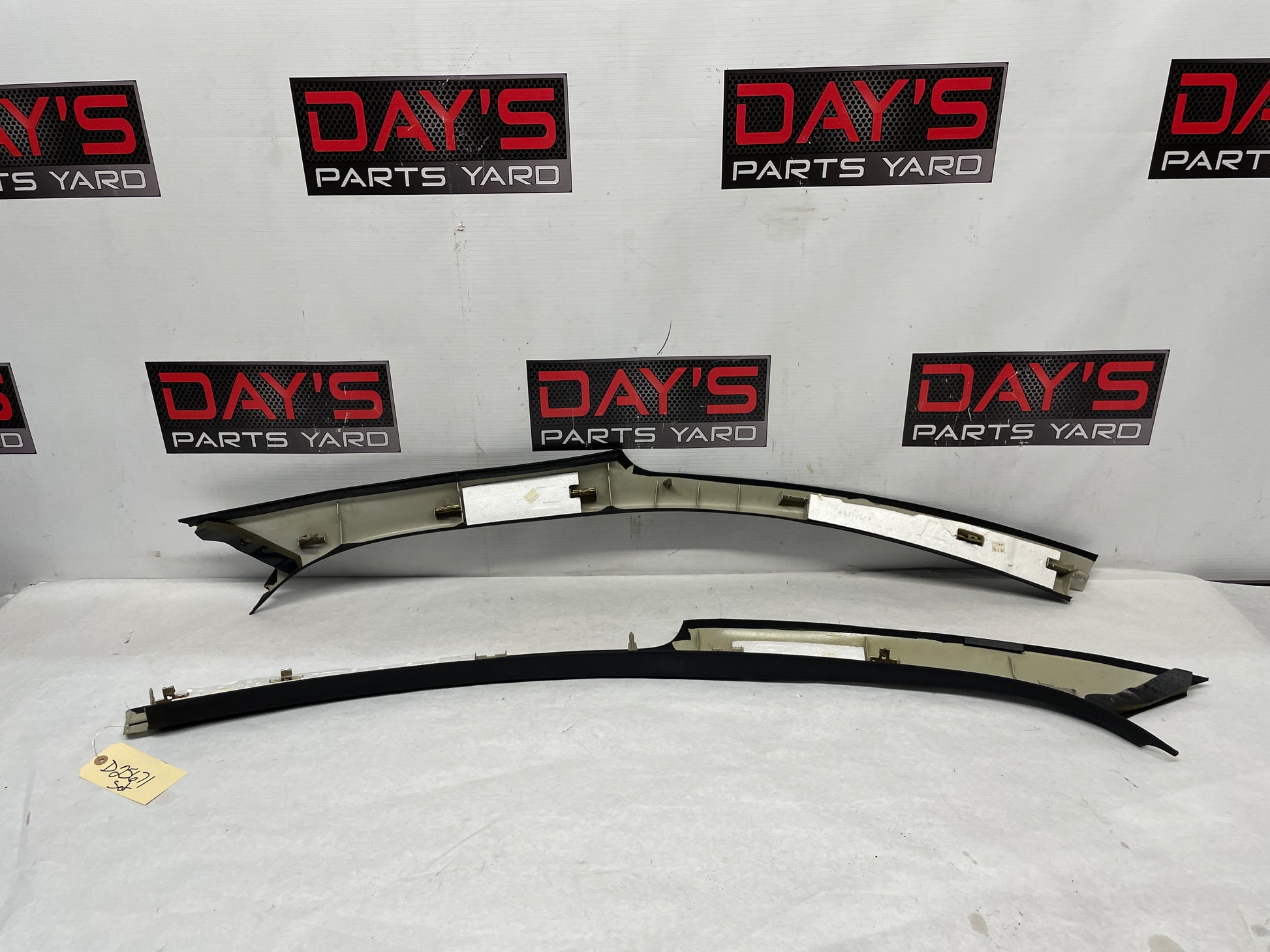 2005 Pontiac GTO RH & LH Interior Windshield A Pillar Trim Cover OEM - Day's Parts Yard