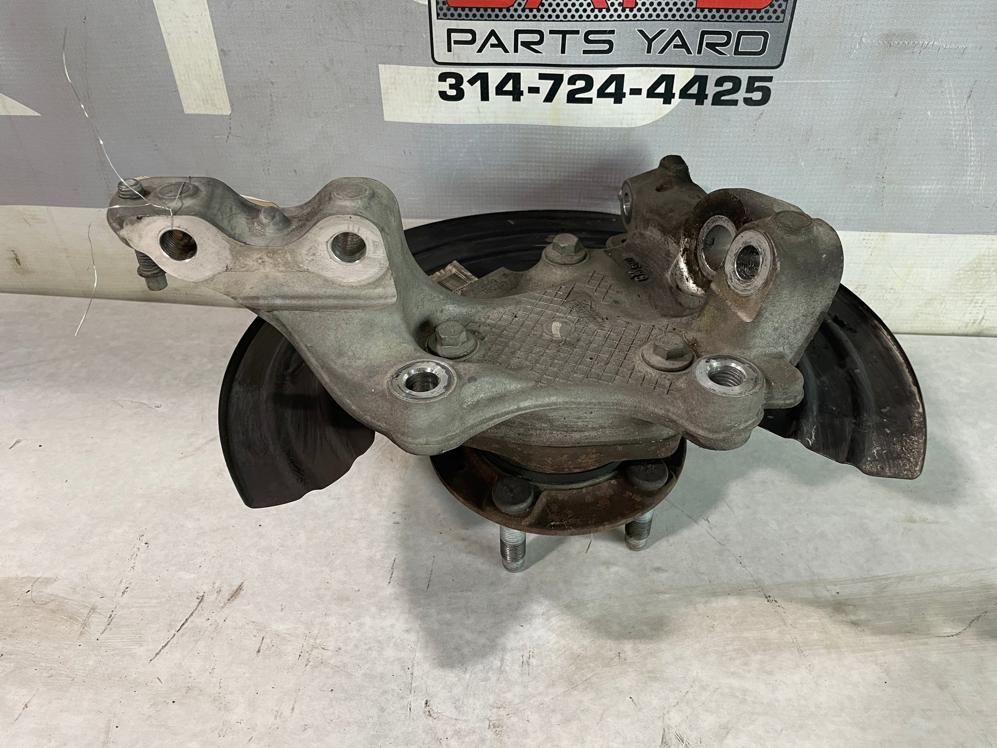 2014 Chevy SS Sedan Front LH Driver Spindle Knuckle Hub Assembly OEM - Day's Parts Yard