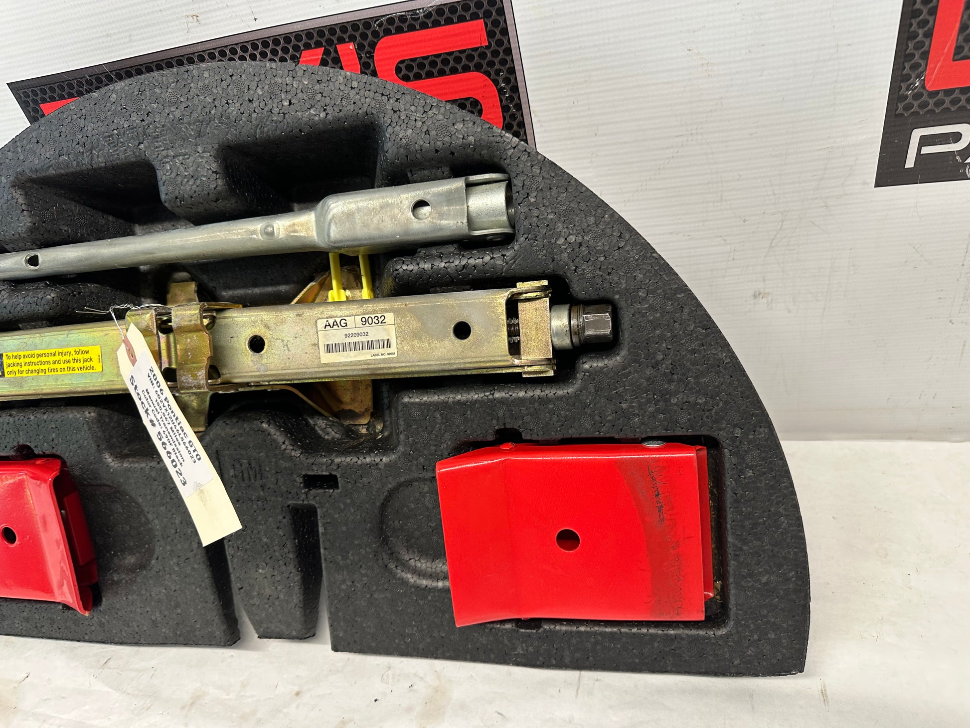 2006 Pontiac GTO Emergency Spare Tire Jack Tool Kit OEM - Day's Parts Yard