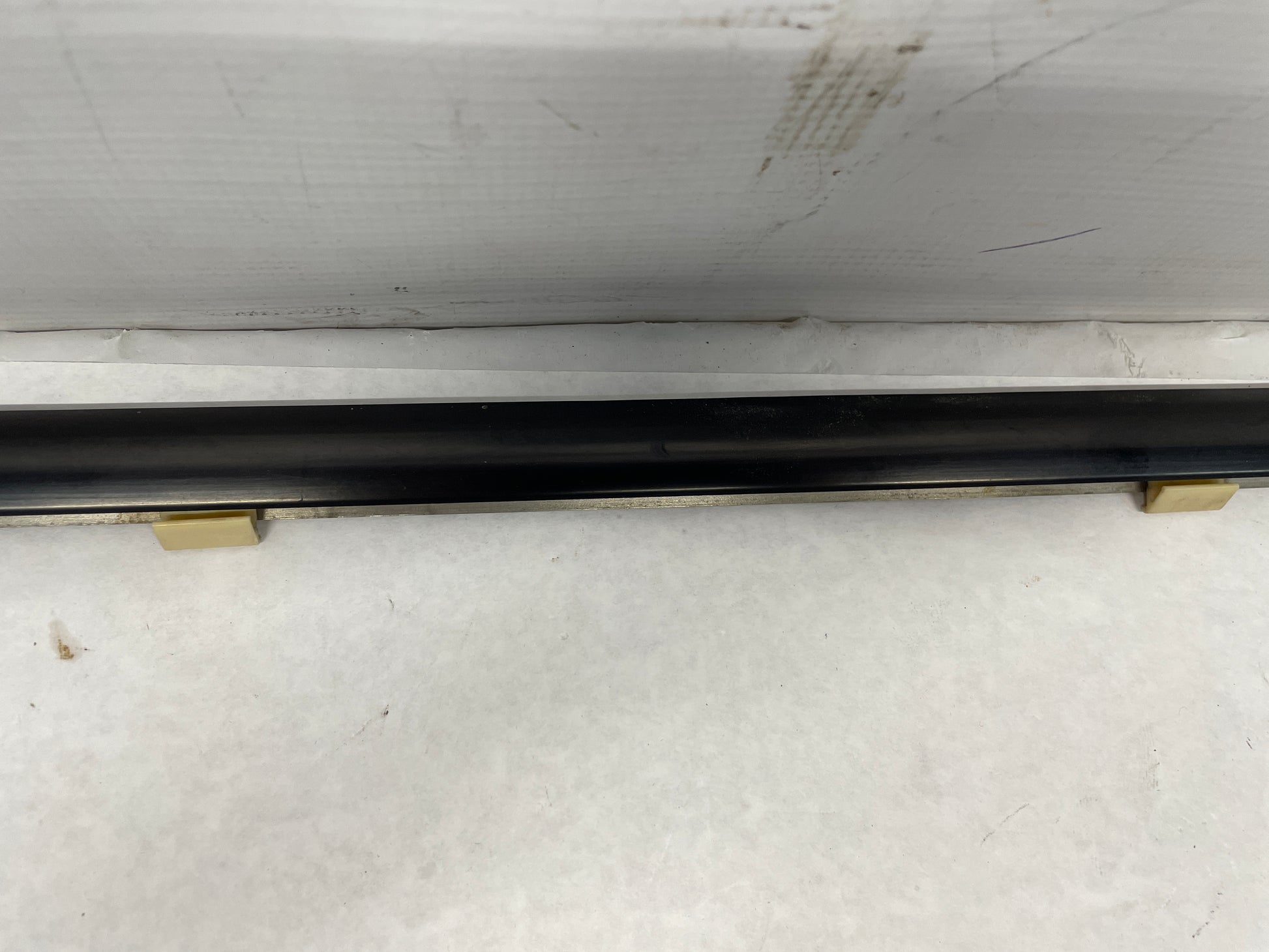 2005 Pontiac GTO RH Passenger Window Door Belt Molding Trim OEM - Day's Parts Yard