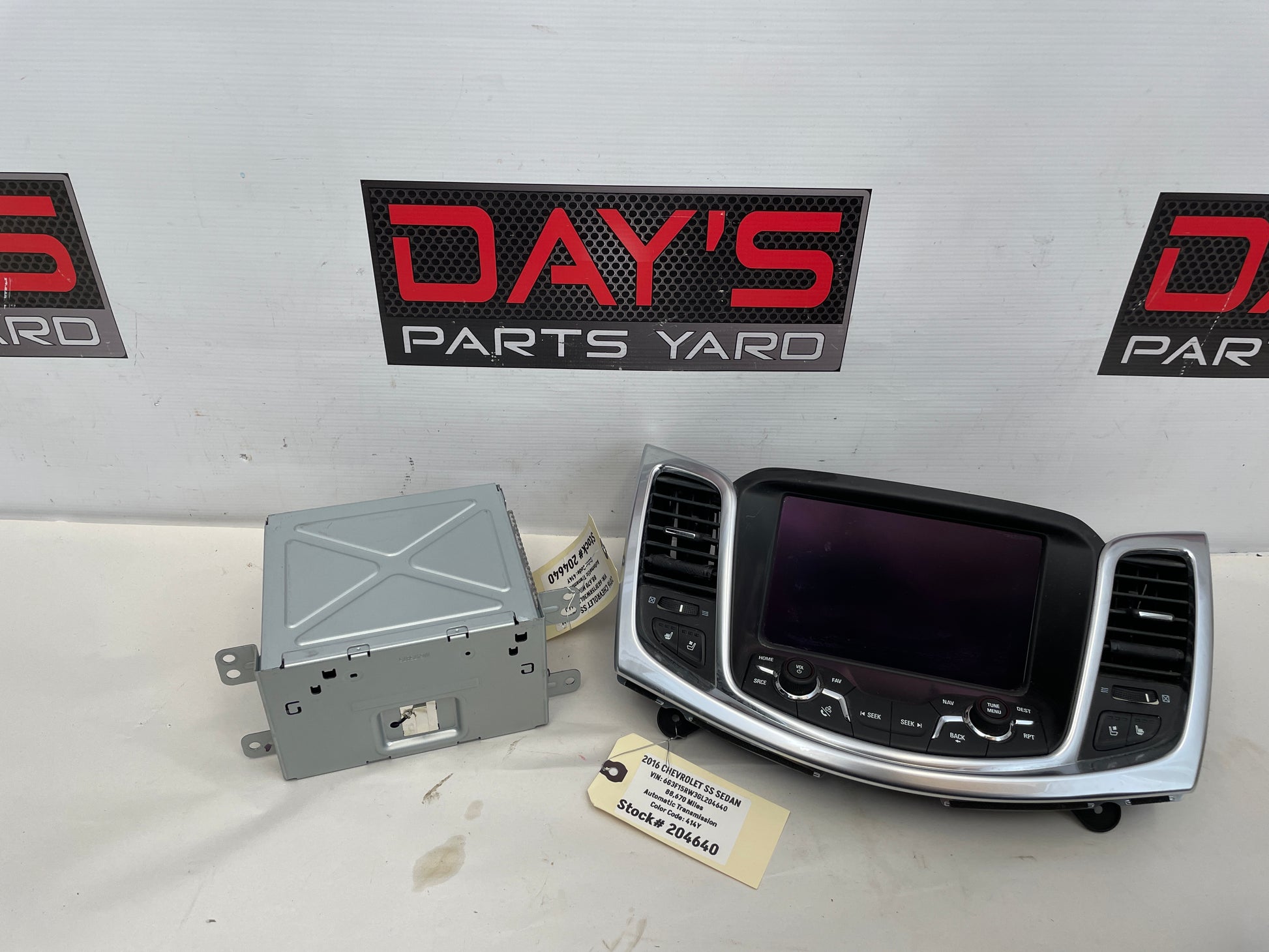 2016 Chevy SS Sedan Navigation Display Radio Stereo Receiver Face Plate OEM - Day's Parts Yard