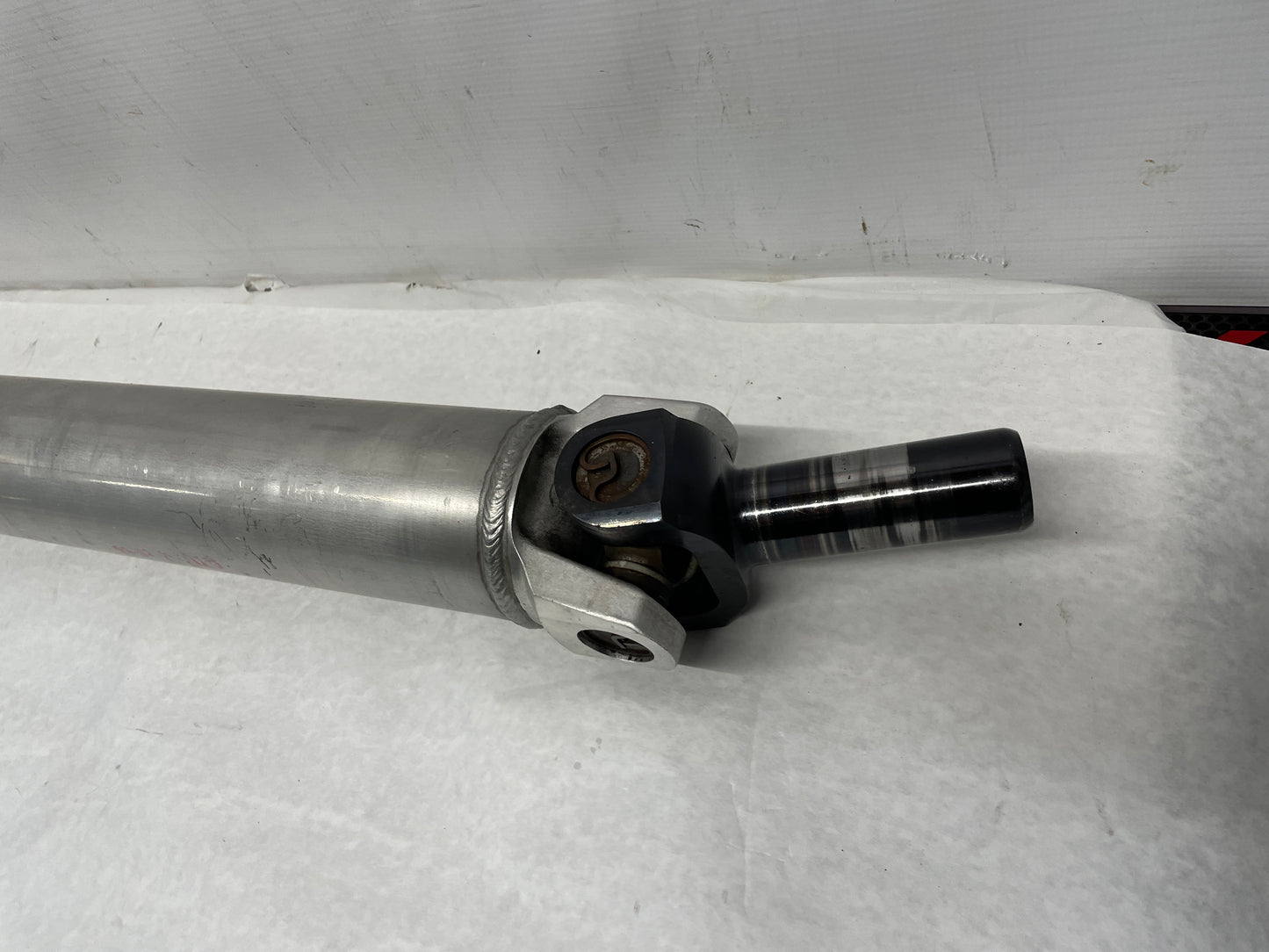 2005 Pontiac GTO Solid One Piece Drive Shaft Driveshaft - Day's Parts Yard