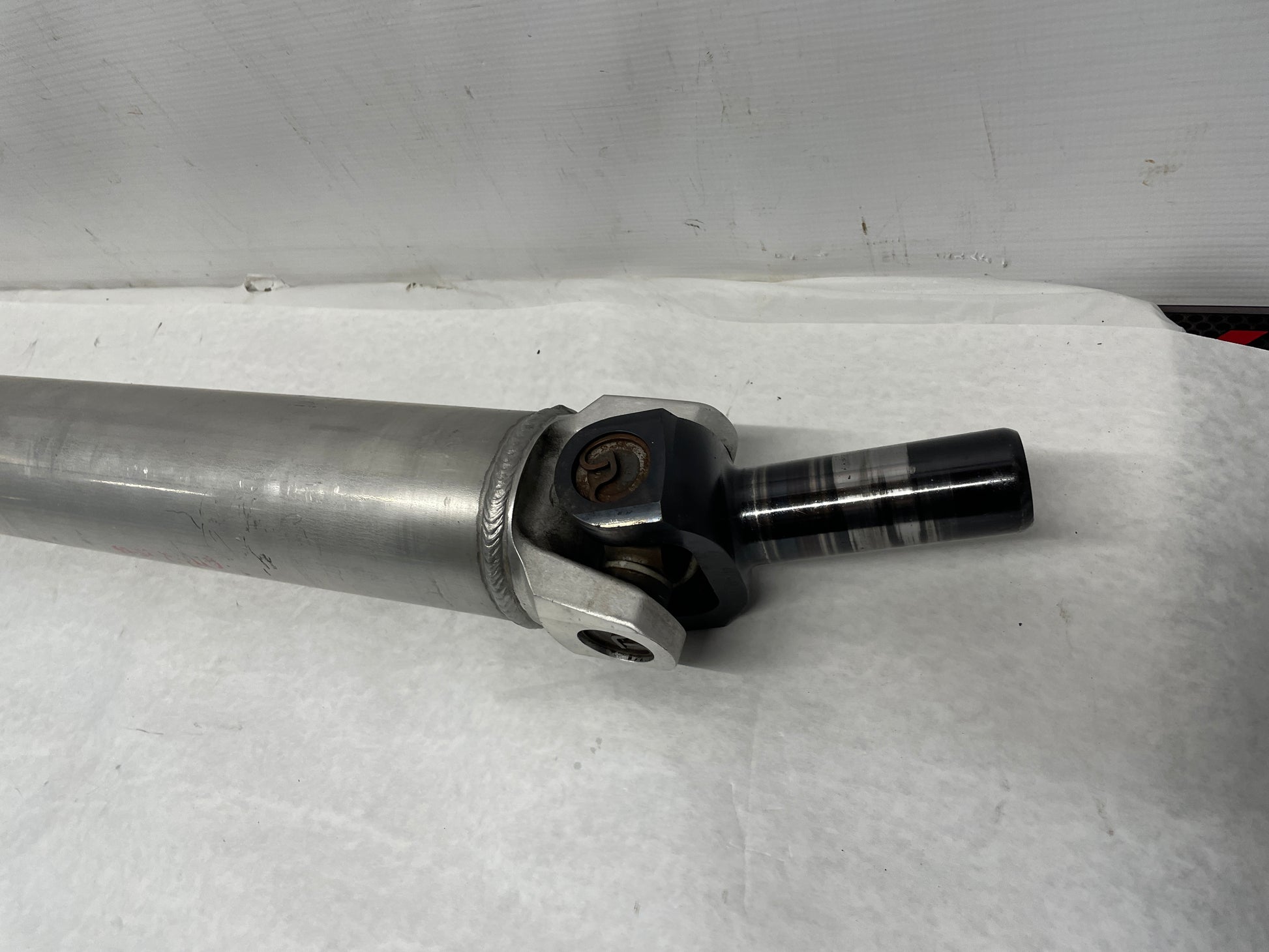 2005 Pontiac GTO Solid One Piece Drive Shaft Driveshaft - Day's Parts Yard