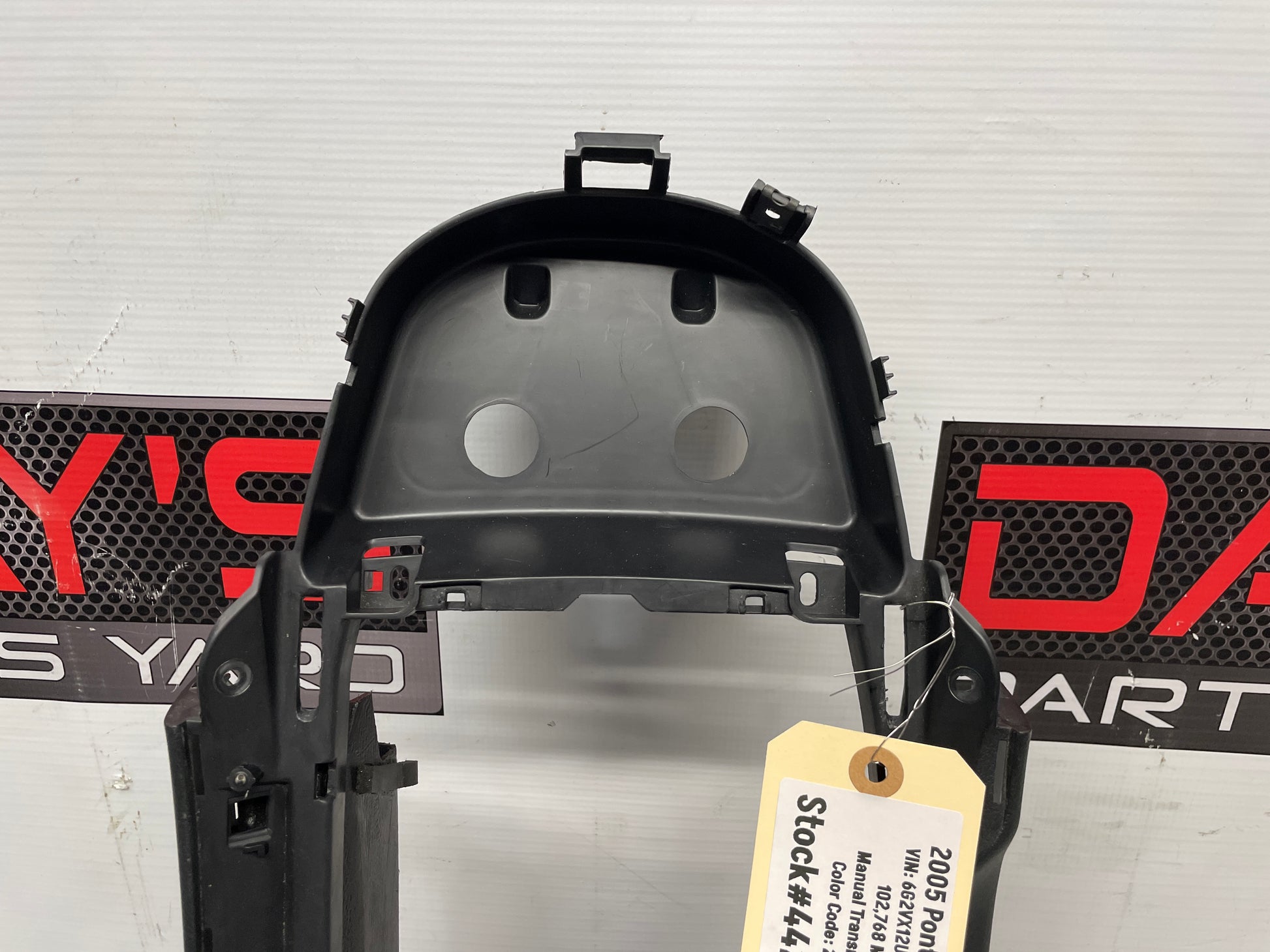 2006 Pontiac GTO Center Console Arm Rest Assembly Bare OEM - Day's Parts Yard