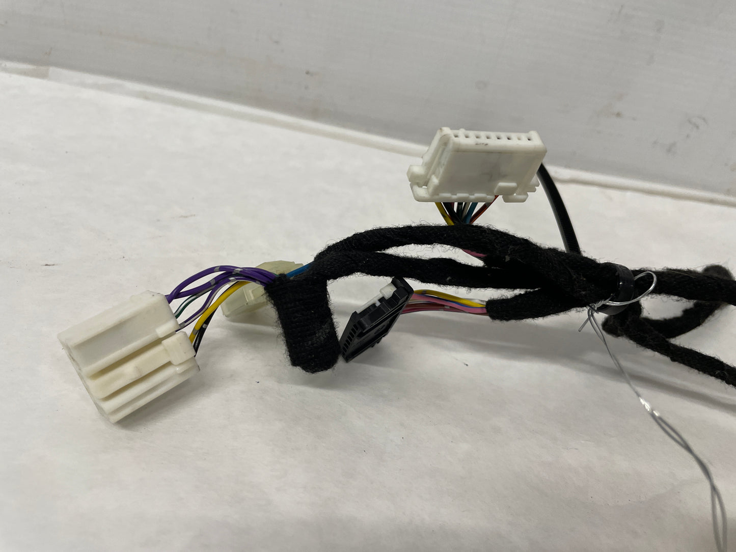 2009 Pontiac G8 Center Console Pig Tails Pigtails OEM - Day's Parts Yard