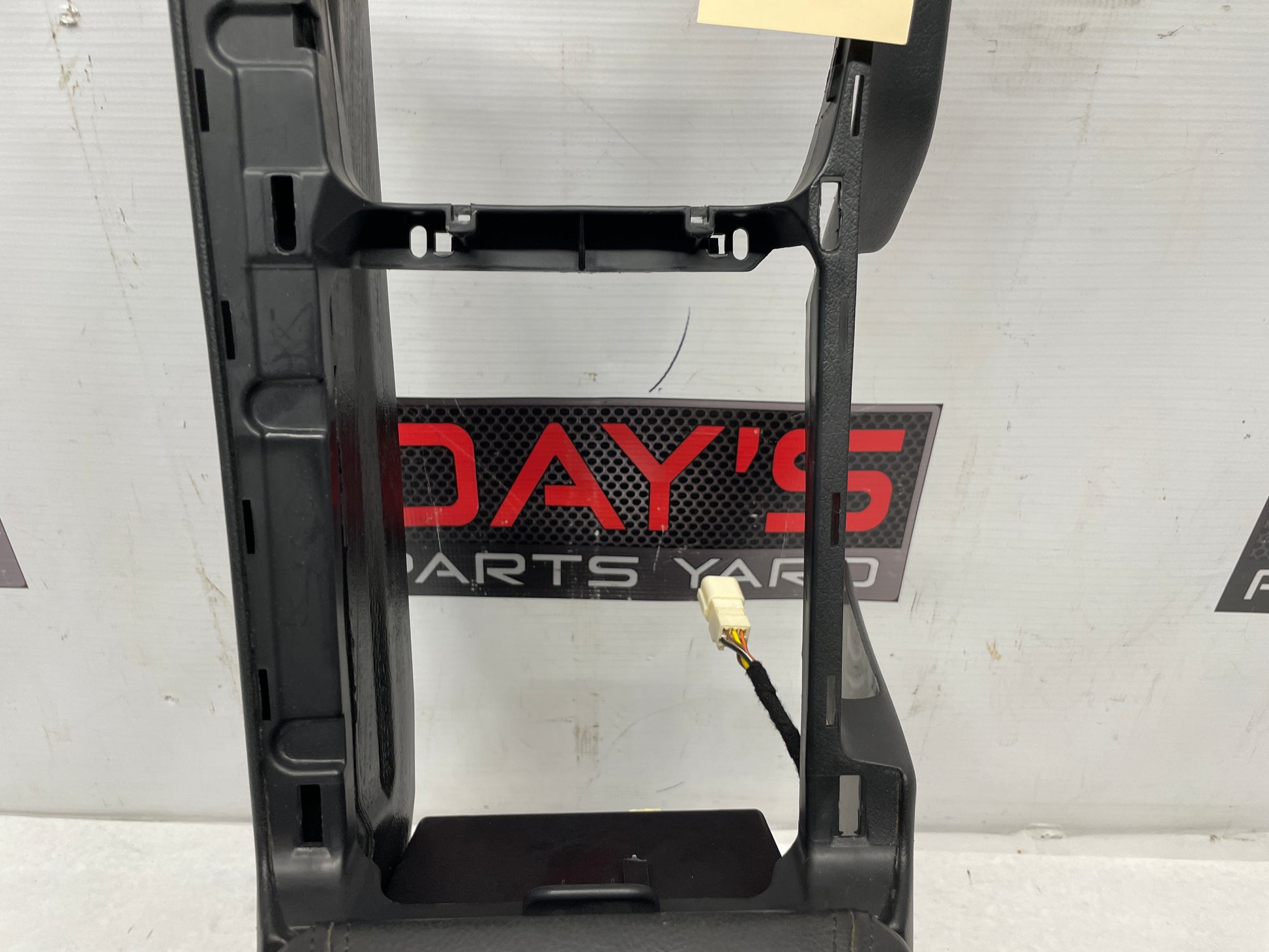 2006 Pontiac GTO Center Console Arm Rest Assembly Bare OEM - Day's Parts Yard