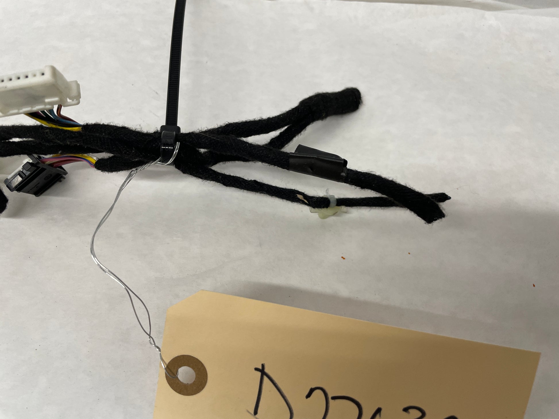 2009 Pontiac G8 Center Console Pig Tails Pigtails OEM - Day's Parts Yard