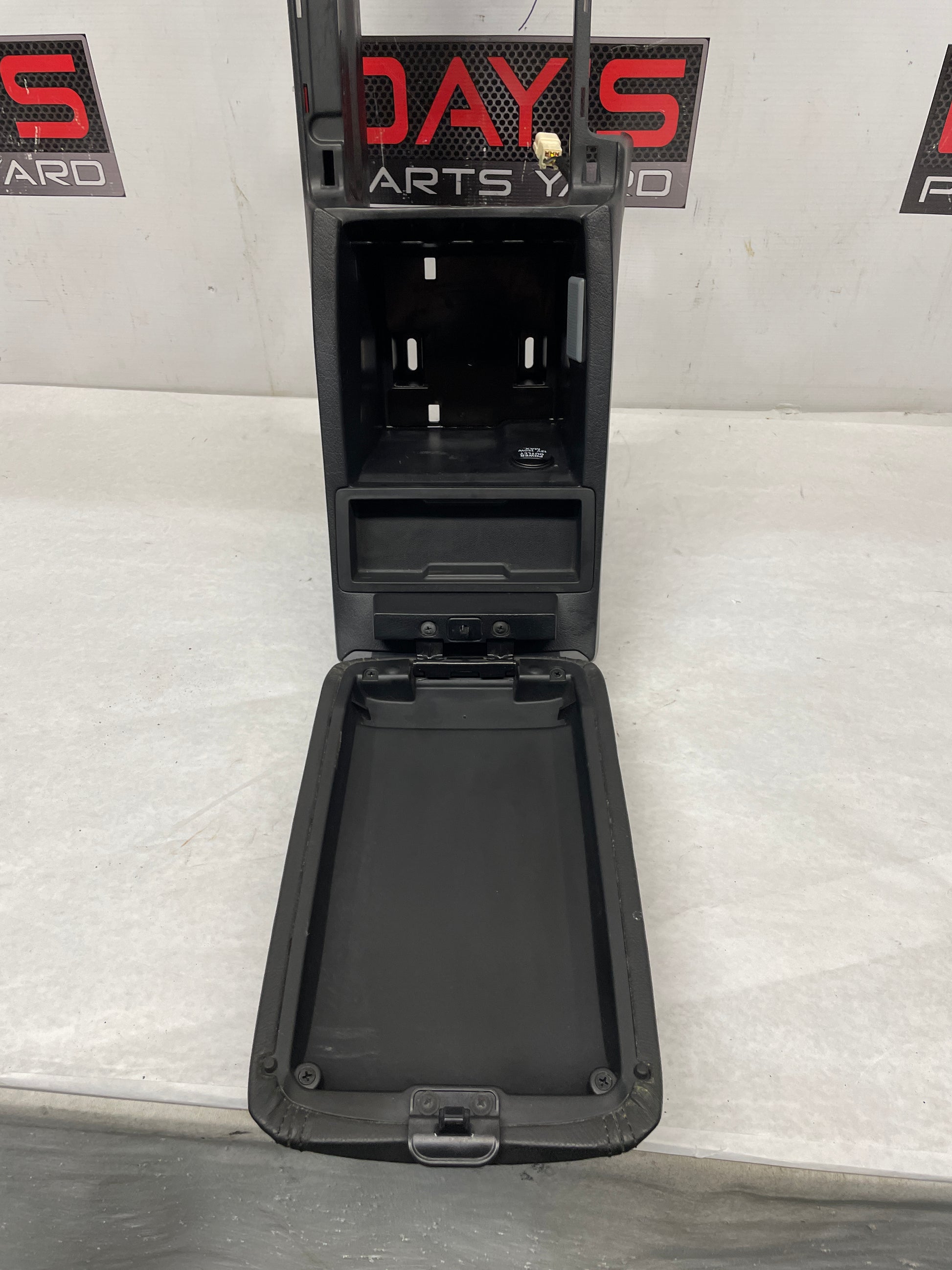 2006 Pontiac GTO Center Console Arm Rest Assembly Bare OEM - Day's Parts Yard