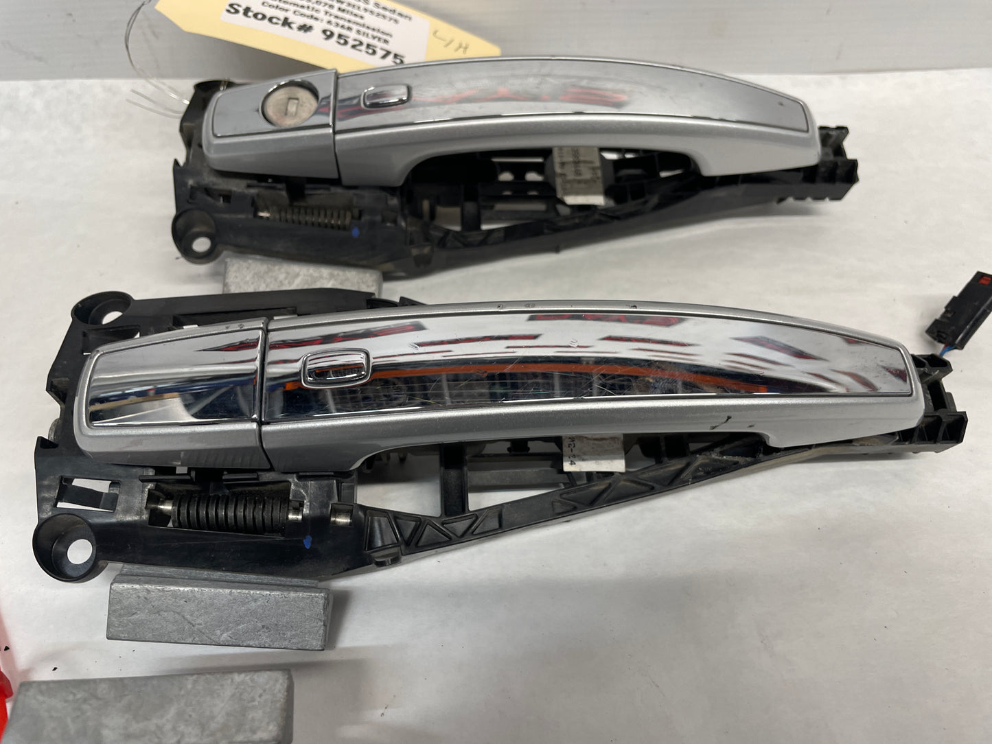 2014 Chevy SS Sedan Exterior Door Handles Set Silver OEM
