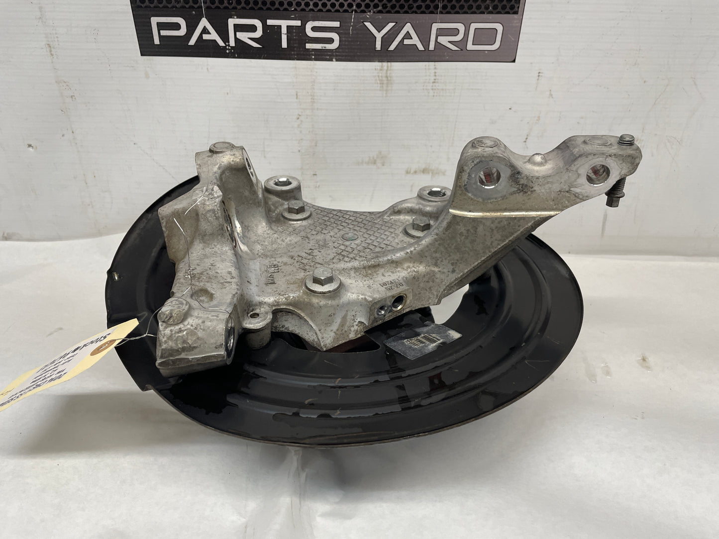 2014 Chevy SS Sedan LH Driver Front Spindle Hub Knuckle Wheel Bearing Assembly OEM - Day's Parts Yard