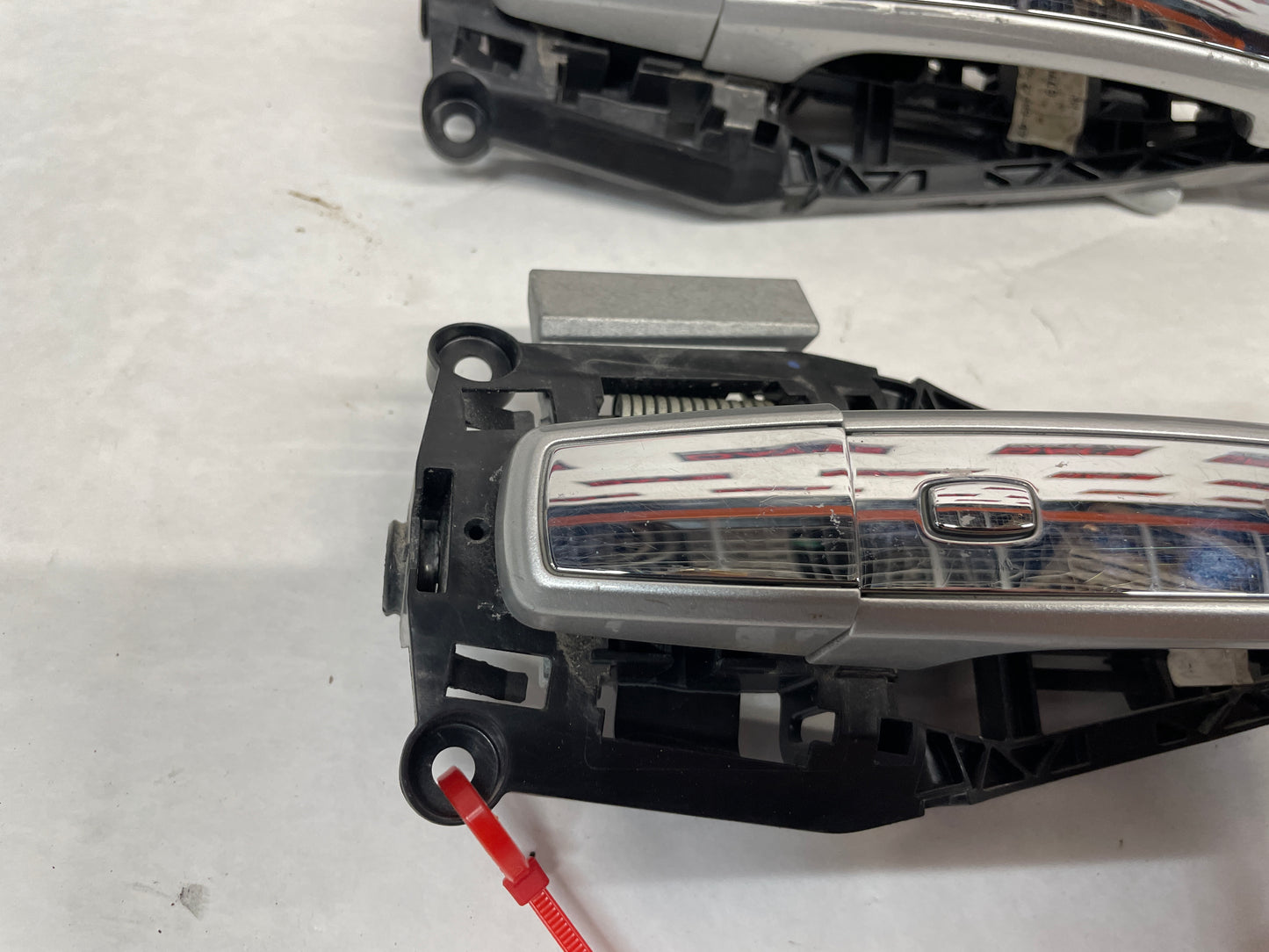 2014 Chevy SS Sedan Exterior Door Handles Set Silver OEM
