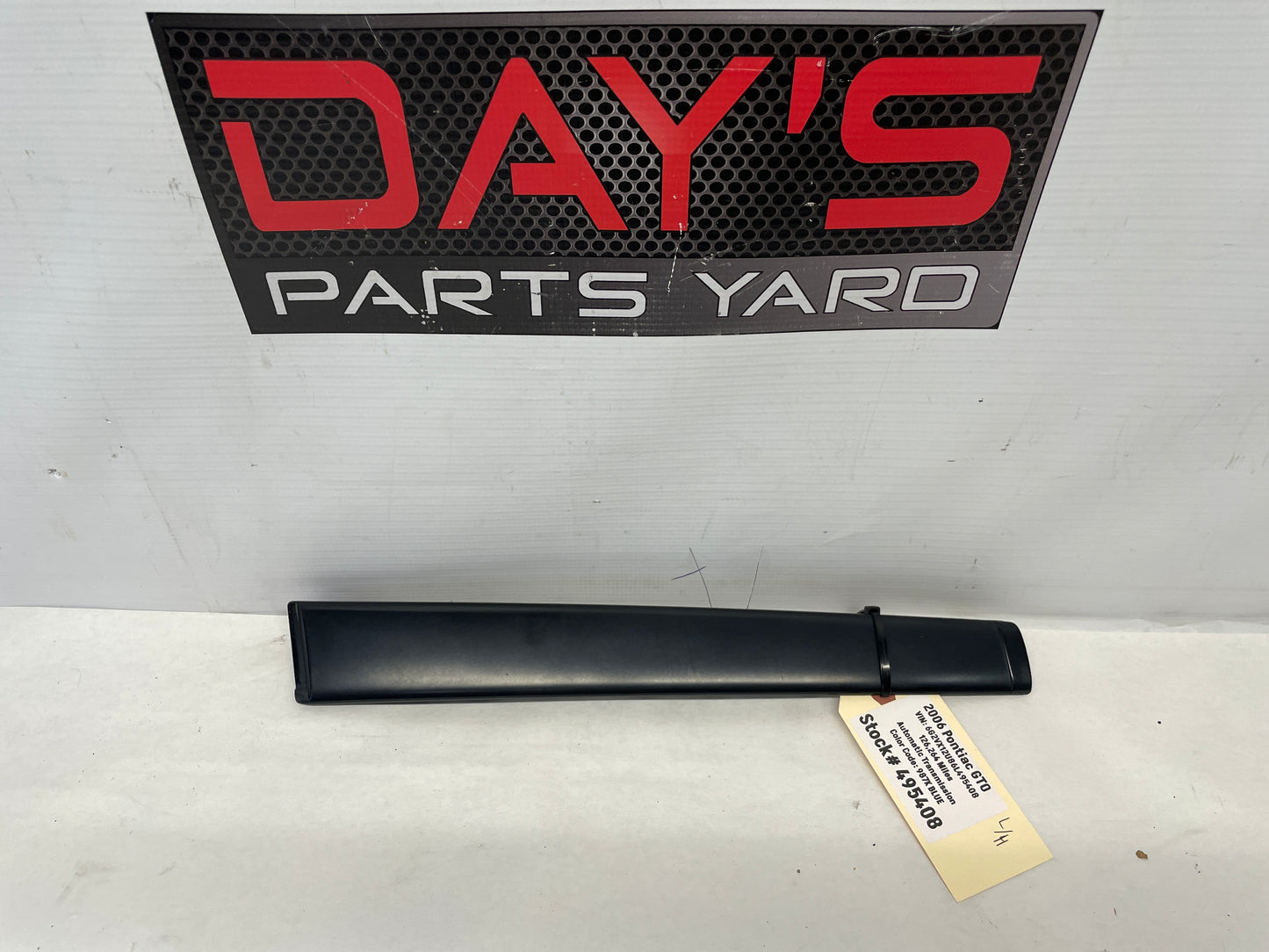 2006 Pontiac GTO LH Driver Exterior B Pillar Window Trim Cover OEM - Day's Parts Yard
