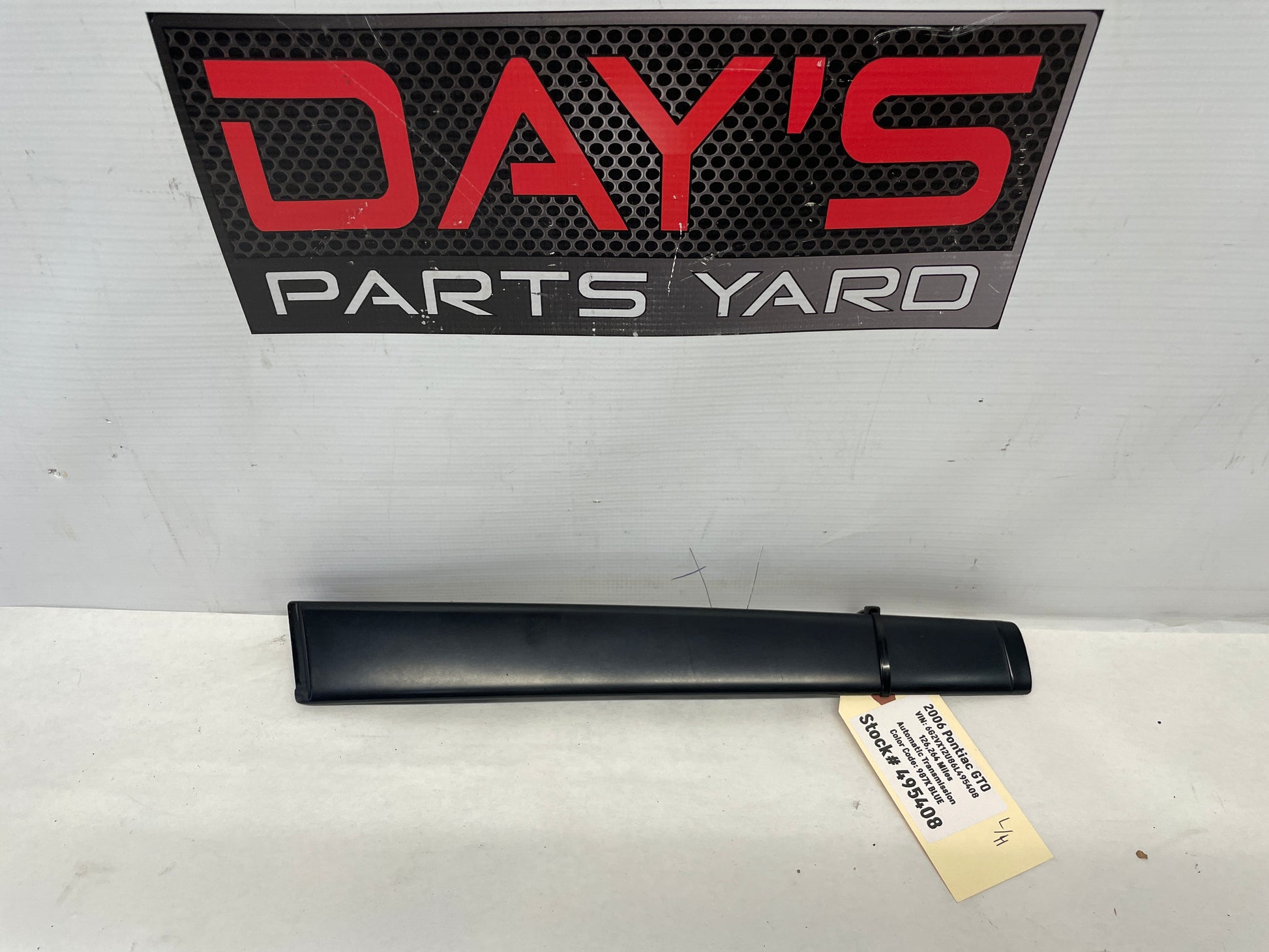 2006 Pontiac GTO LH Driver Exterior B Pillar Window Trim Cover OEM - Day's Parts Yard