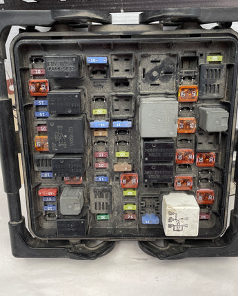 2015 Chevy SS Sedan Engine Bay Fuse Box Relay OEM