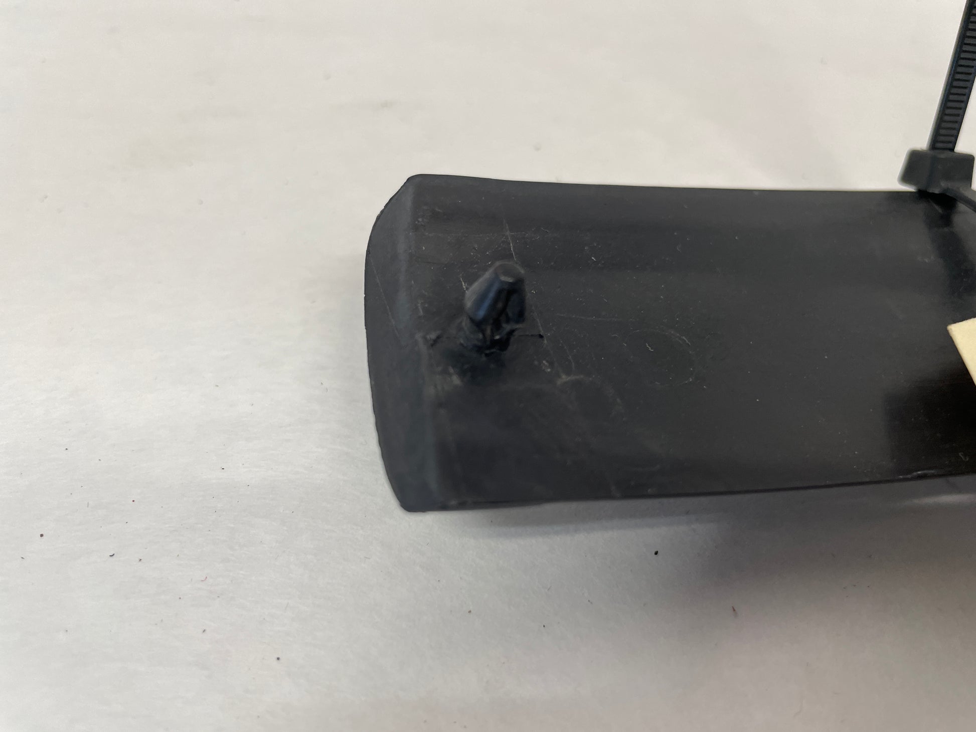 2006 Pontiac GTO LH Driver Exterior B Pillar Window Trim Cover OEM - Day's Parts Yard