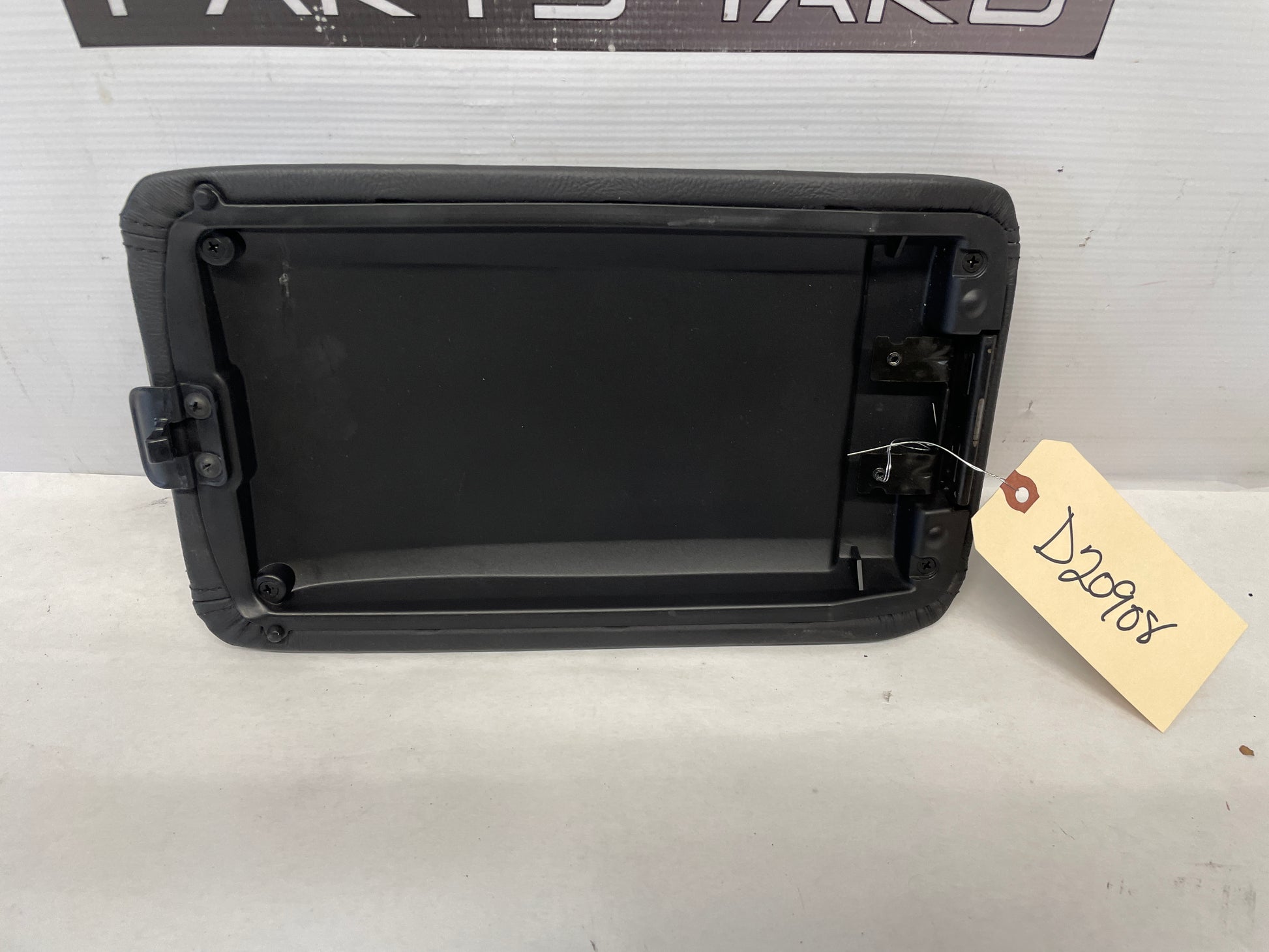 2006 Pontiac GTO Center Console Lid OEM - Day's Parts Yard