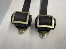 2006 Pontiac GTO LH & RH Front Seat Belts Retractors OEM - Day's Parts Yard