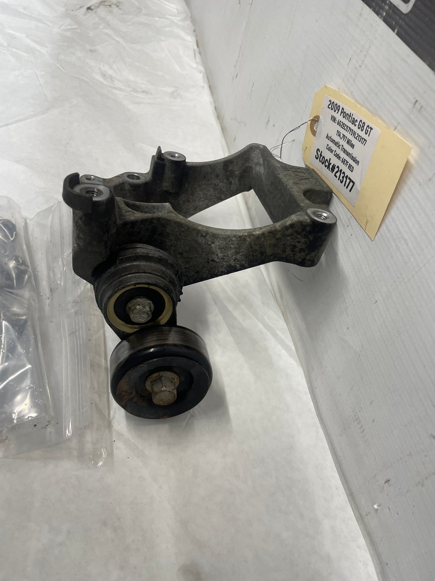 2009 Pontiac G8 GT A/C Air Compressor Bracket w/ Hardware OEM