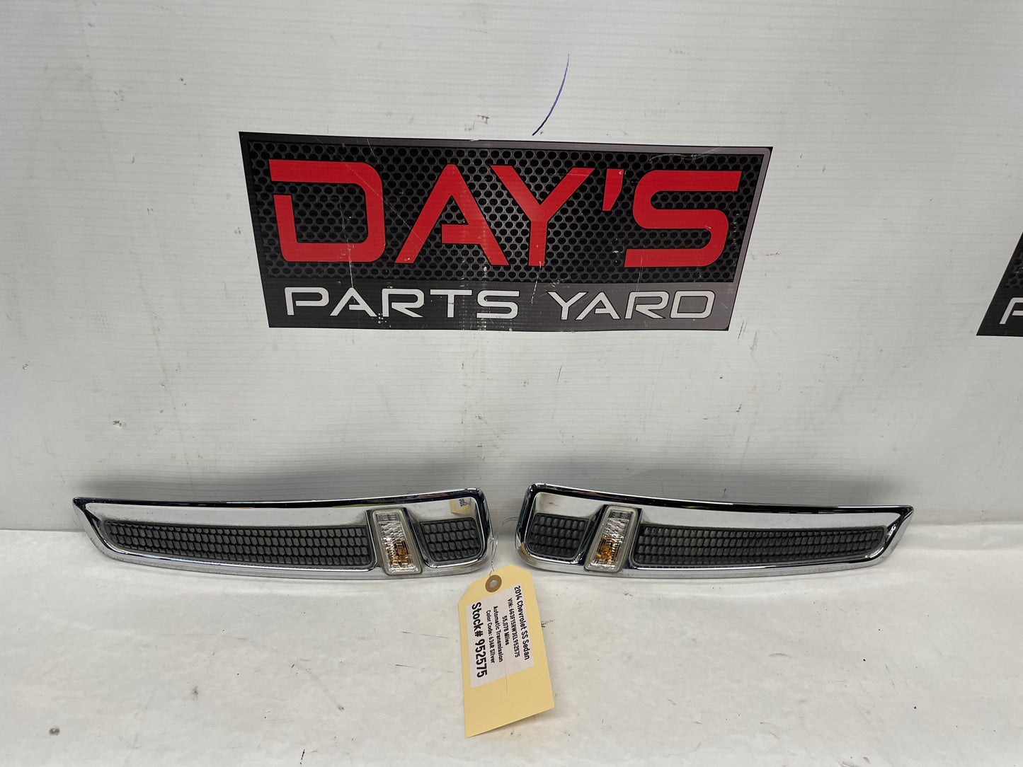 2014 Chevy SS Sedan RH & LH Fender Side Marker Lights Tail Lamp OEM