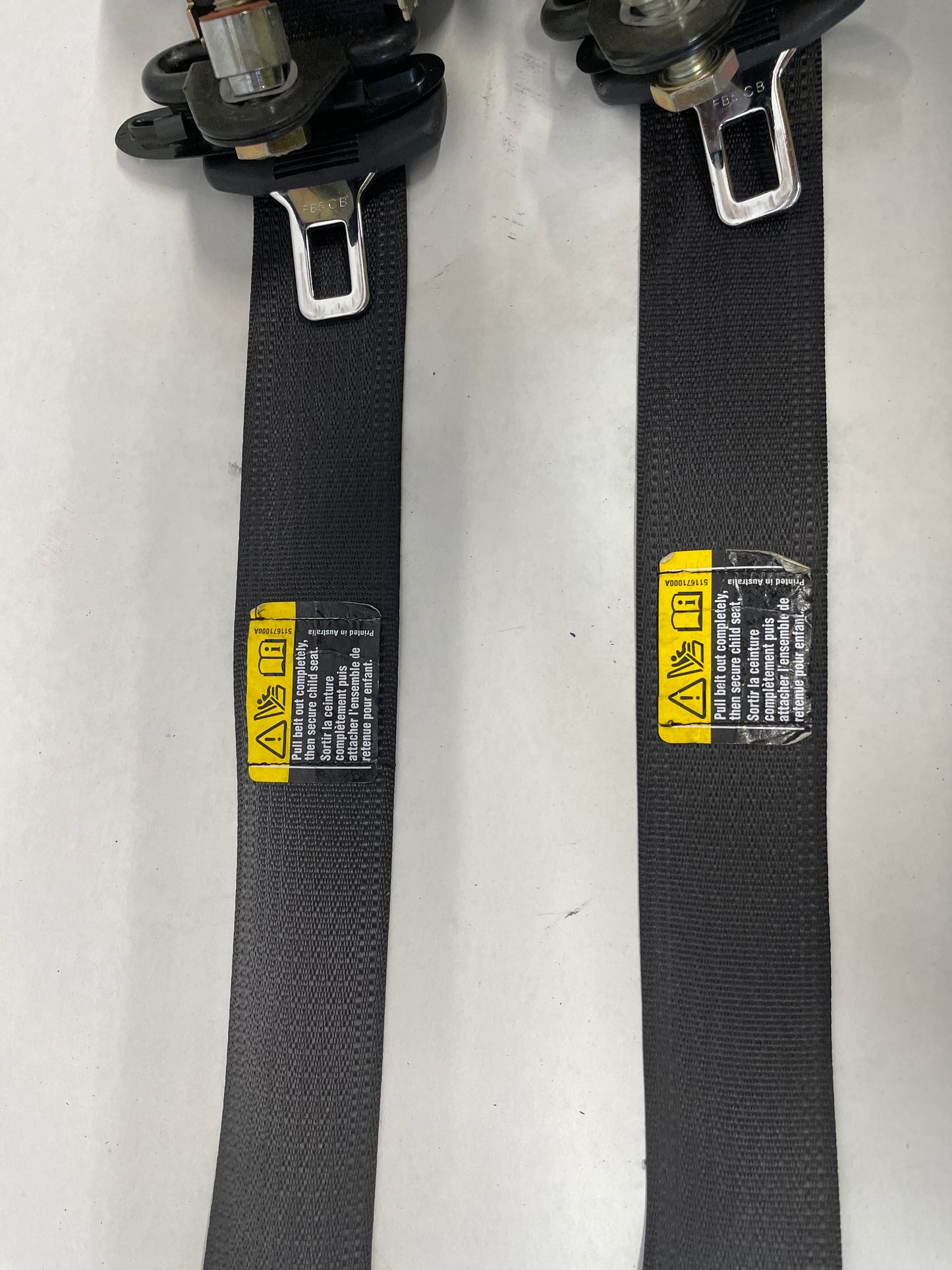 2006 Pontiac GTO RH & LH Rear Seat Belt Seatbelt Retractors OEM - Day's Parts Yard