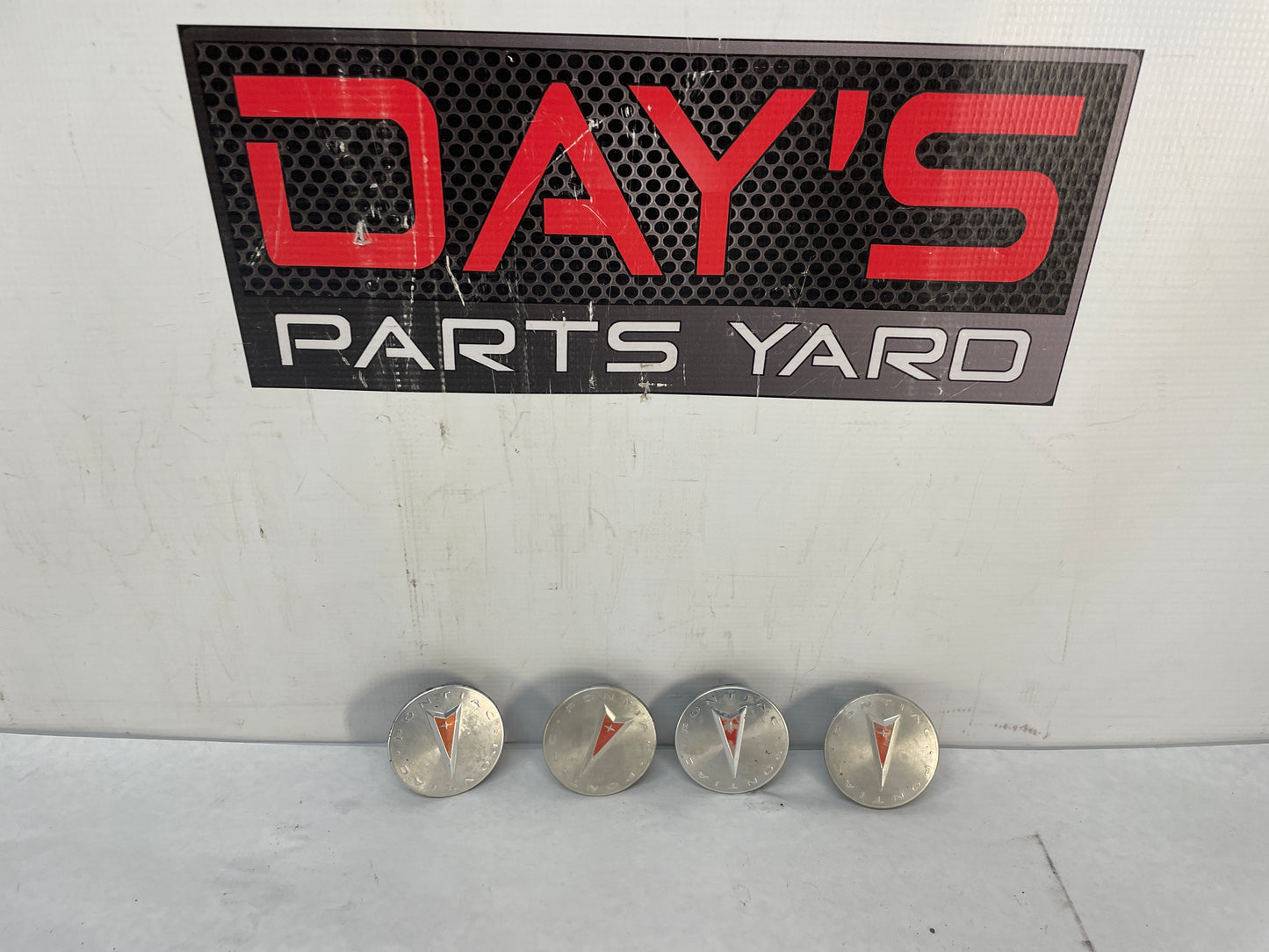 2009 Pontiac G8 Bonneville Vibe Center Wheel Caps Set OEM - Day's Parts Yard