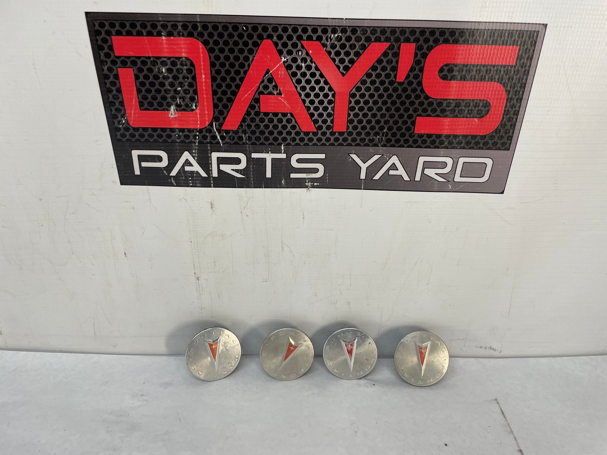 2009 Pontiac G8 Bonneville Vibe Center Wheel Caps Set OEM - Day's Parts Yard