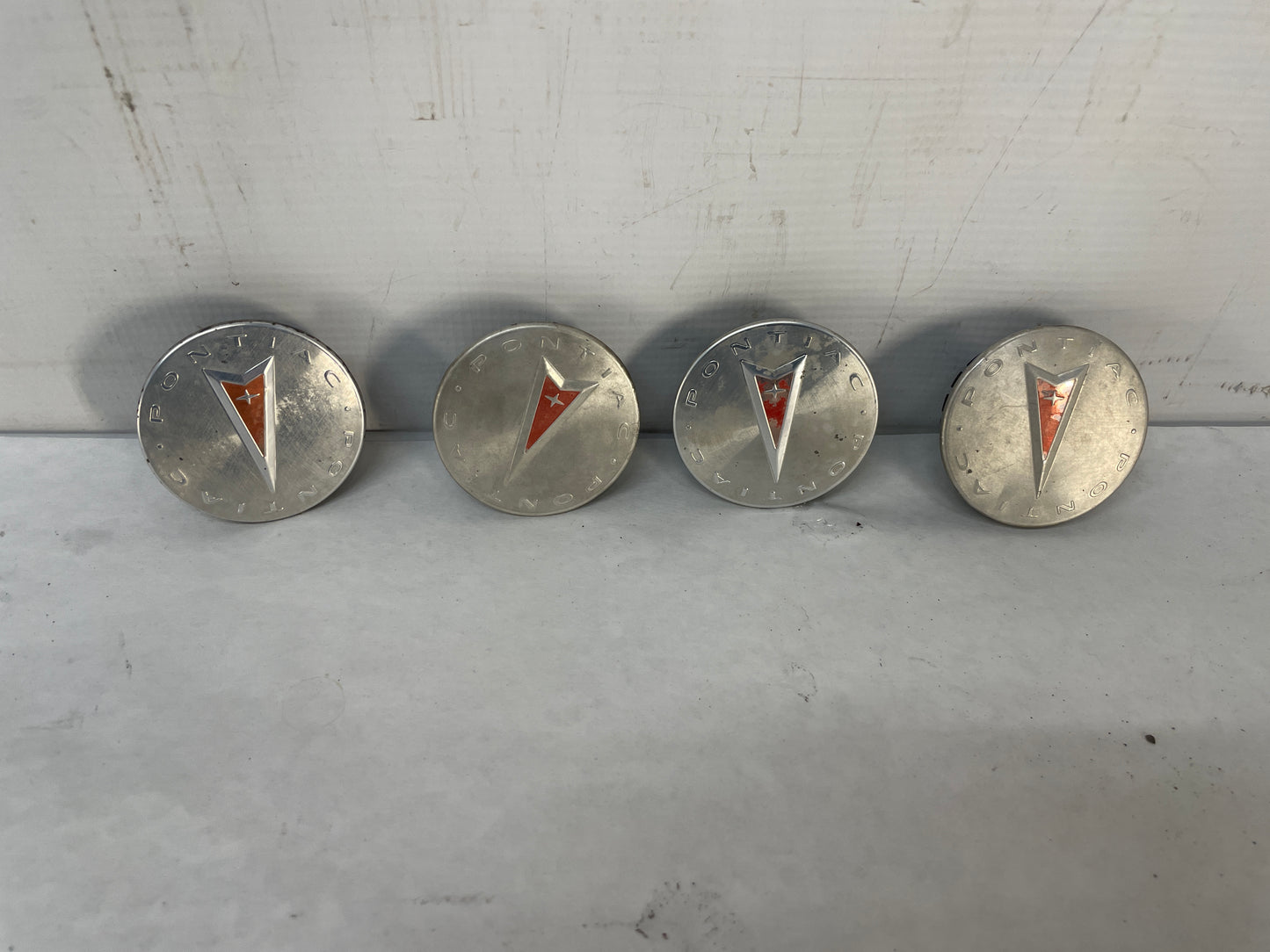 2009 Pontiac G8 Bonneville Vibe Center Wheel Caps Set OEM - Day's Parts Yard