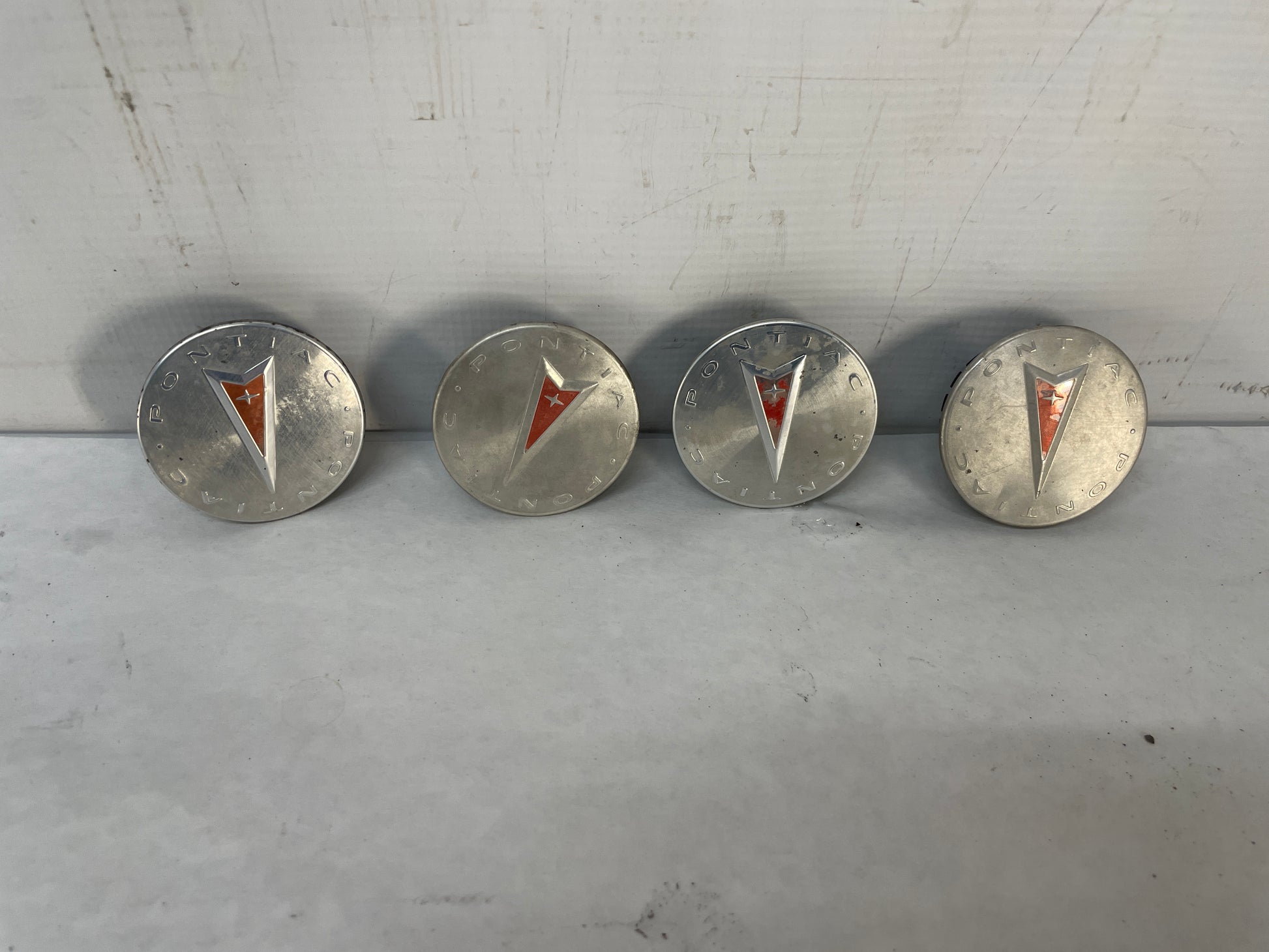 2009 Pontiac G8 Bonneville Vibe Center Wheel Caps Set OEM - Day's Parts Yard