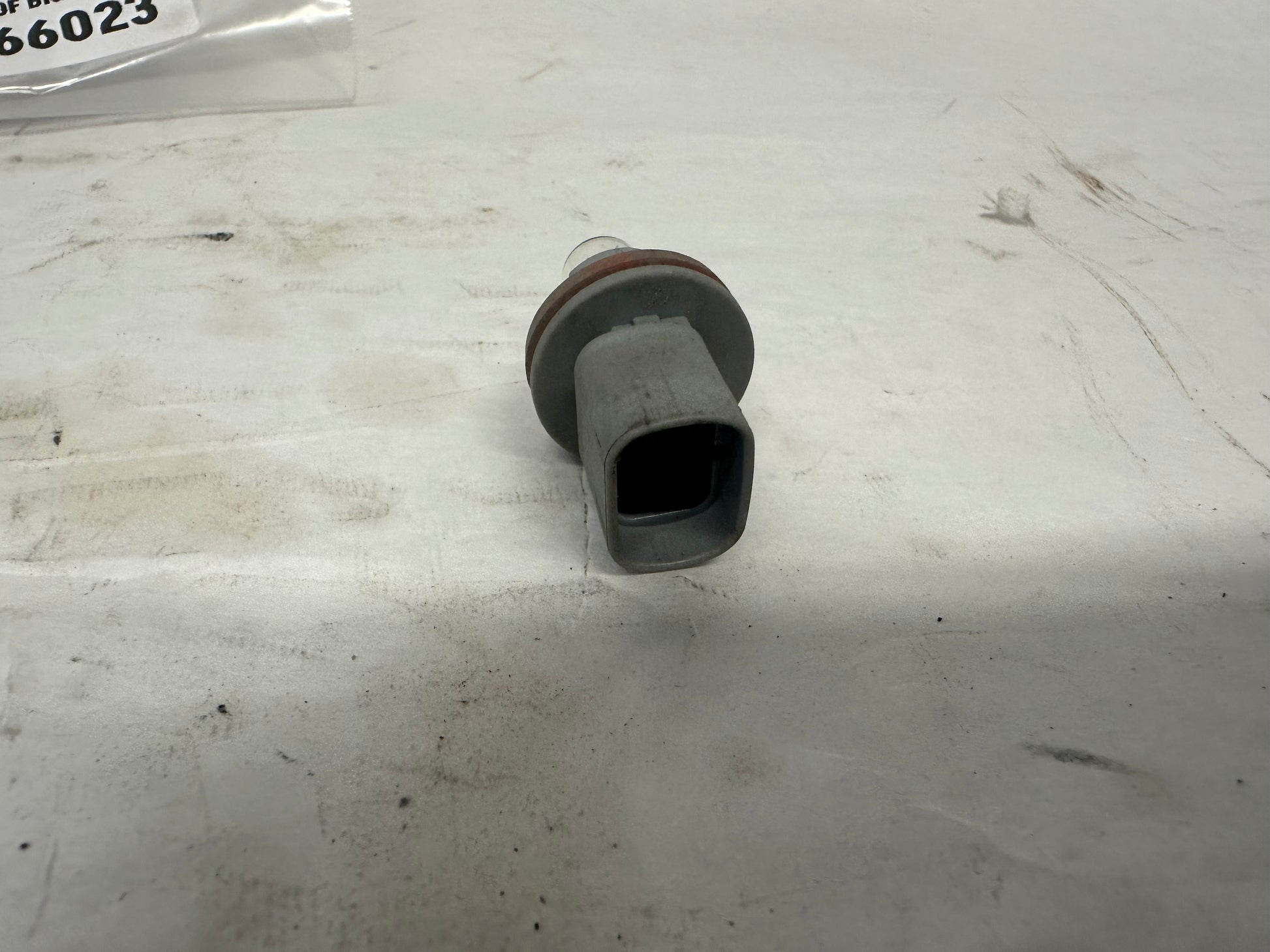 2006 Pontiac GTO Marker Light Turn Signal Bulb Socket OEM - Day's Parts Yard