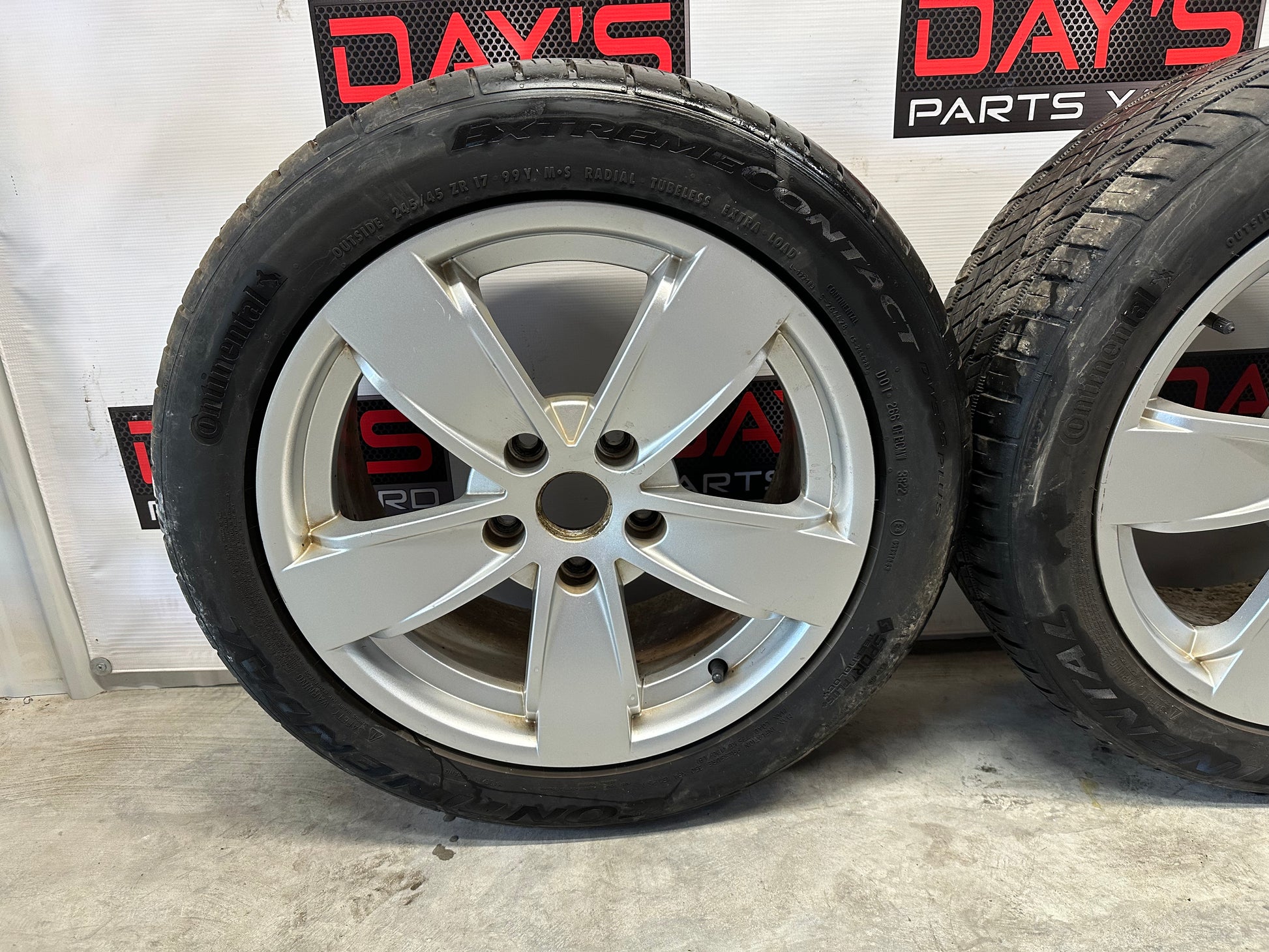 2006 Pontiac GTO Factory Wheels and Tires Fronts and Rears 245/45R17 OEM - Day's Parts Yard