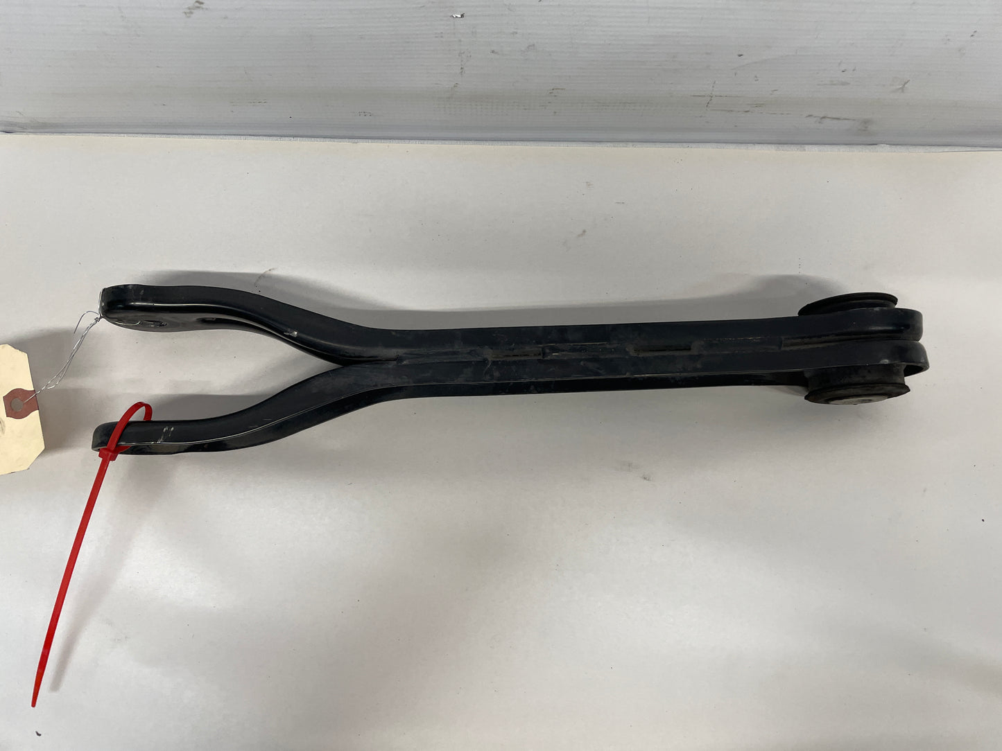 2015 Chevrolet SS Sedan RH Passenger Rear Suspension Trailing Control Arm OEM - Day's Parts Yard