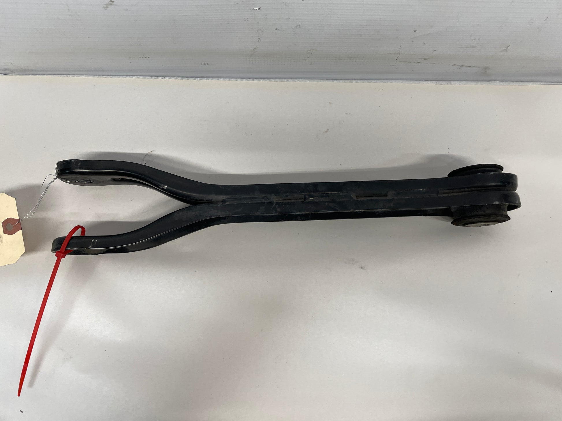 2015 Chevrolet SS Sedan RH Passenger Rear Suspension Trailing Control Arm OEM - Day's Parts Yard