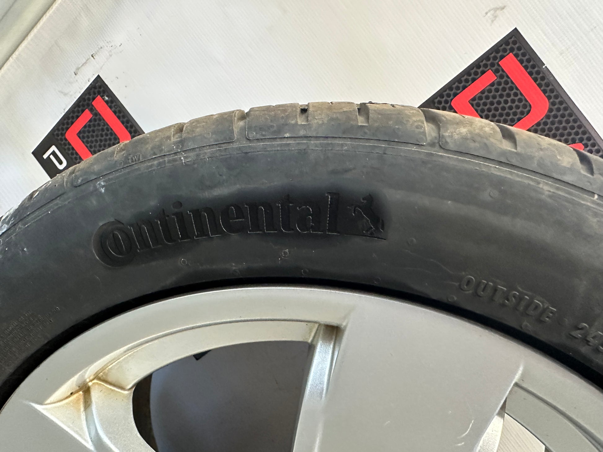 2006 Pontiac GTO Factory Wheels and Tires Fronts and Rears 245/45R17 OEM - Day's Parts Yard
