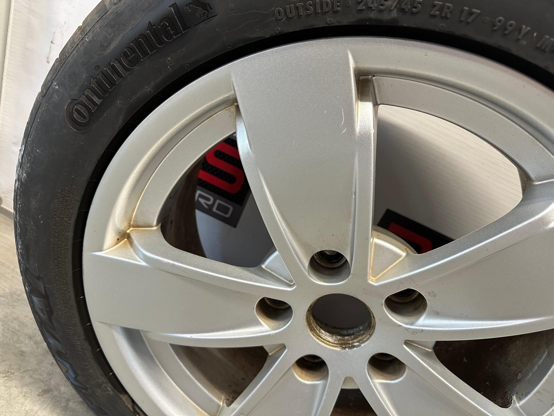 2006 Pontiac GTO Factory Wheels and Tires Fronts and Rears 245/45R17 OEM - Day's Parts Yard