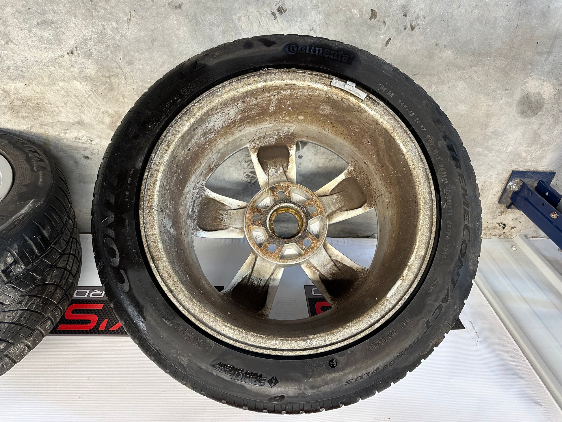 2006 Pontiac GTO Factory Wheels and Tires Fronts and Rears 245/45R17 OEM - Day's Parts Yard