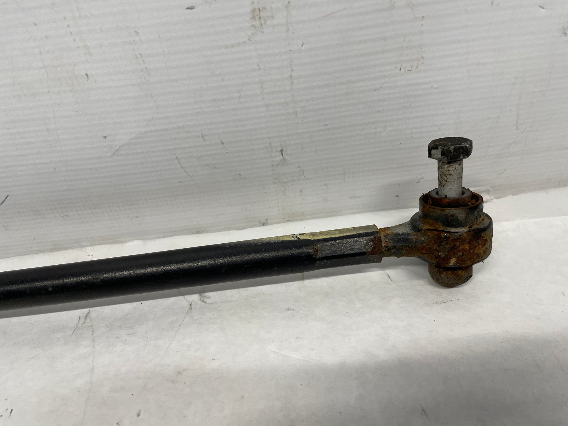 2005 Pontiac GTO RH Passenger Rear Suspension Adjustment Tie Rod Assembly OEM - Day's Parts Yard