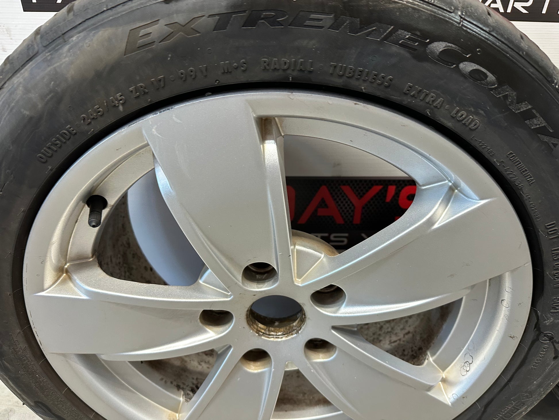 2006 Pontiac GTO Factory Wheels and Tires Fronts and Rears 245/45R17 OEM - Day's Parts Yard