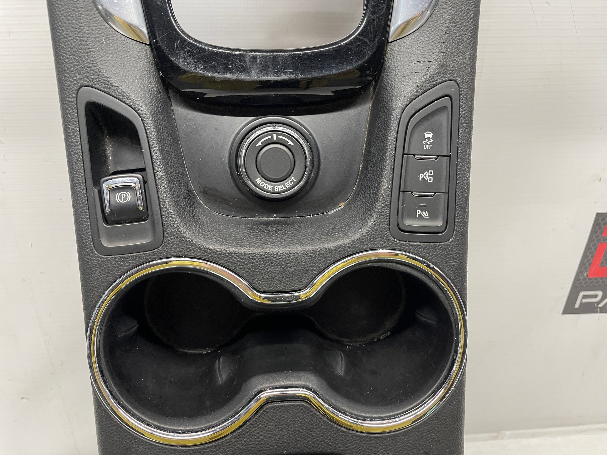 2017 Chevy SS Sedan Complete Center Console Armrest OEM - Day's Parts Yard