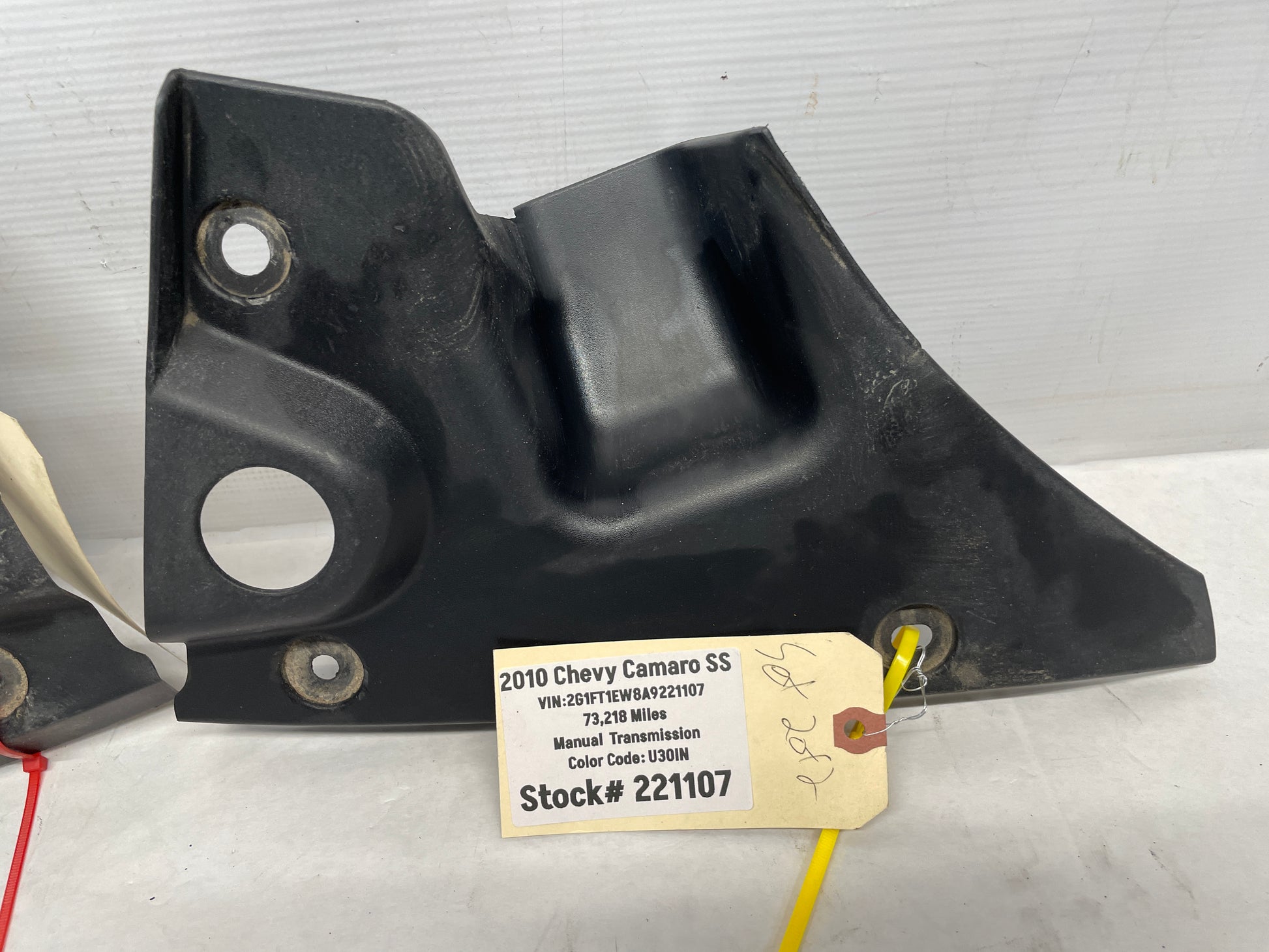 2010 Chevy Camaro SS RH & LH Taillight Tail Lamp Closeout Filler Panel OEM - Day's Parts Yard