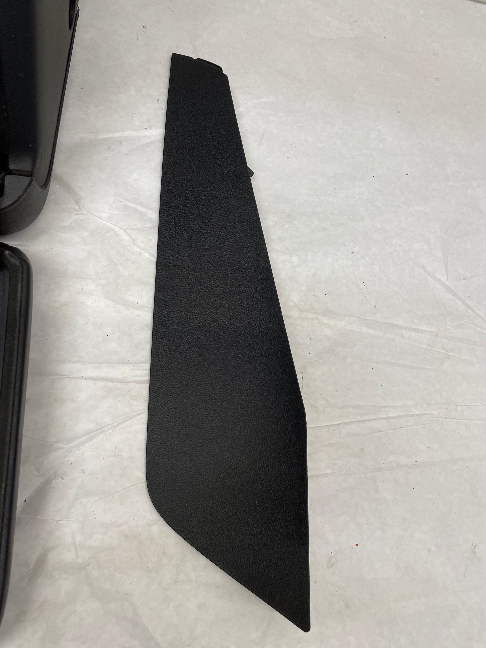 2017 Chevy SS Sedan Complete Center Console Armrest OEM - Day's Parts Yard