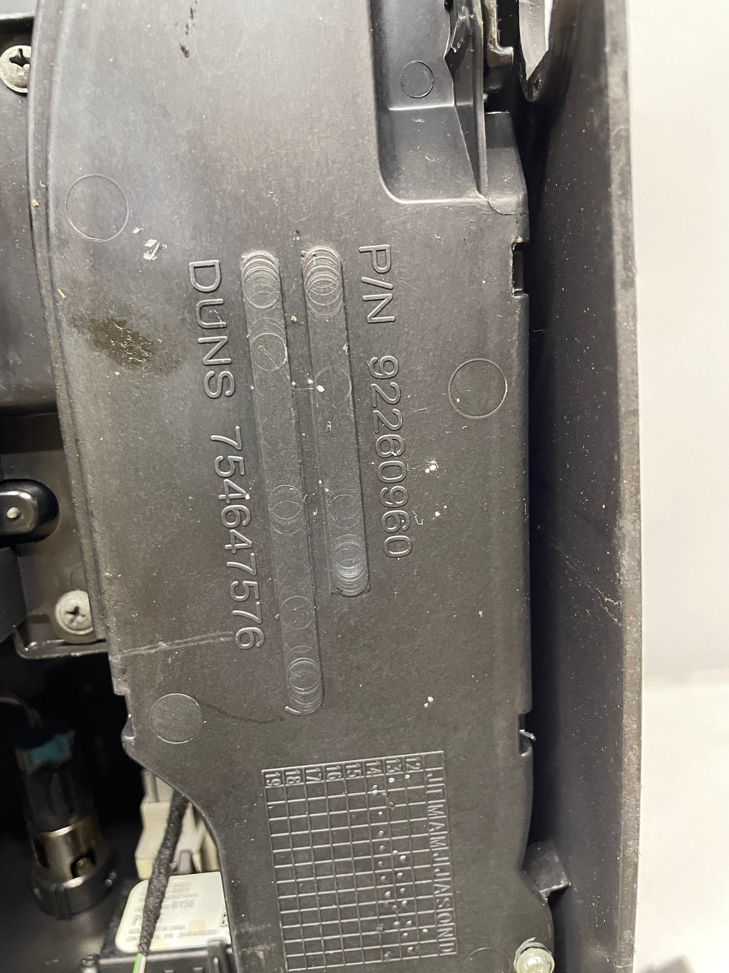 2017 Chevy SS Sedan Complete Center Console Armrest OEM - Day's Parts Yard