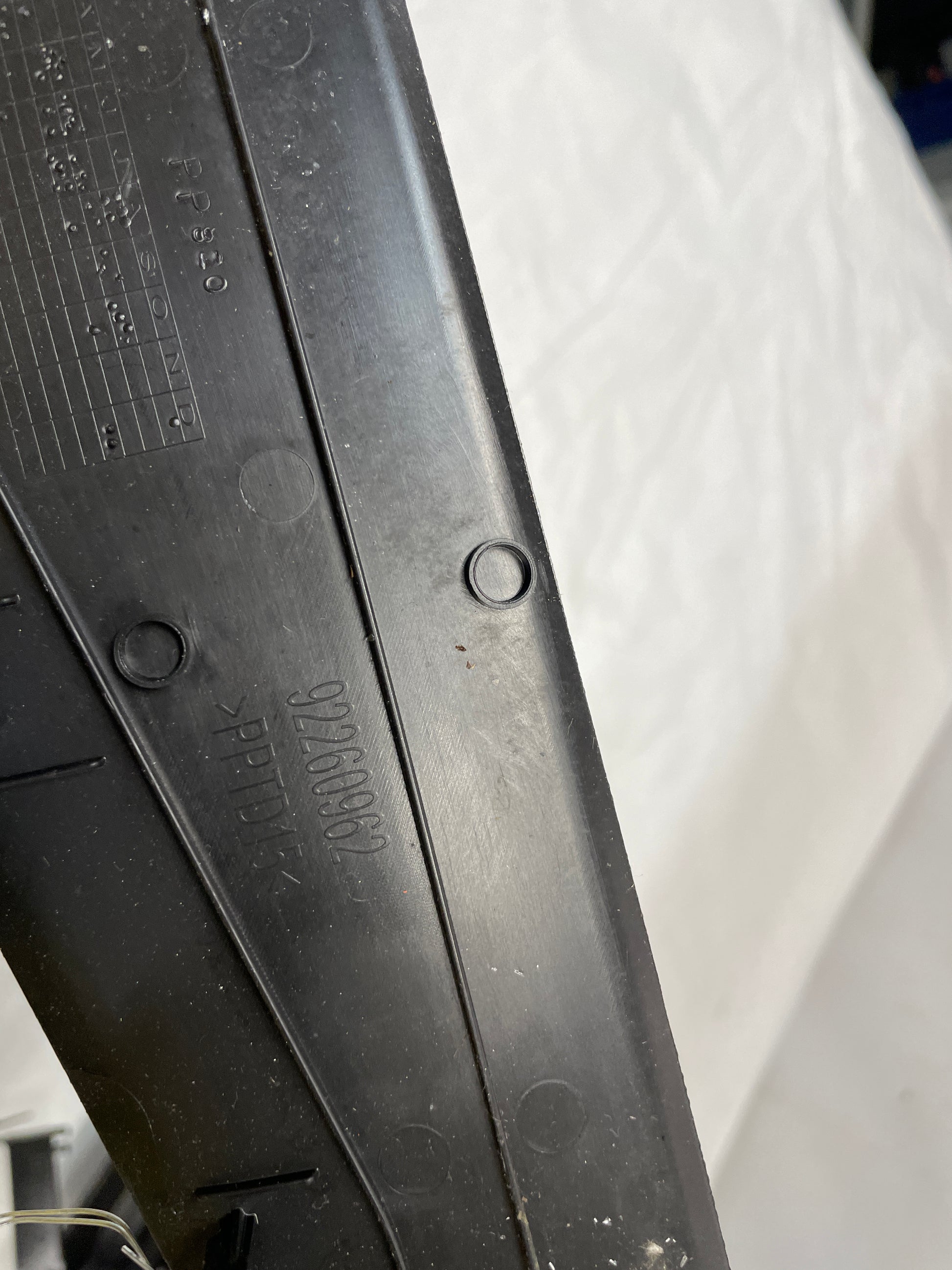 2017 Chevy SS Sedan Complete Center Console Armrest OEM - Day's Parts Yard